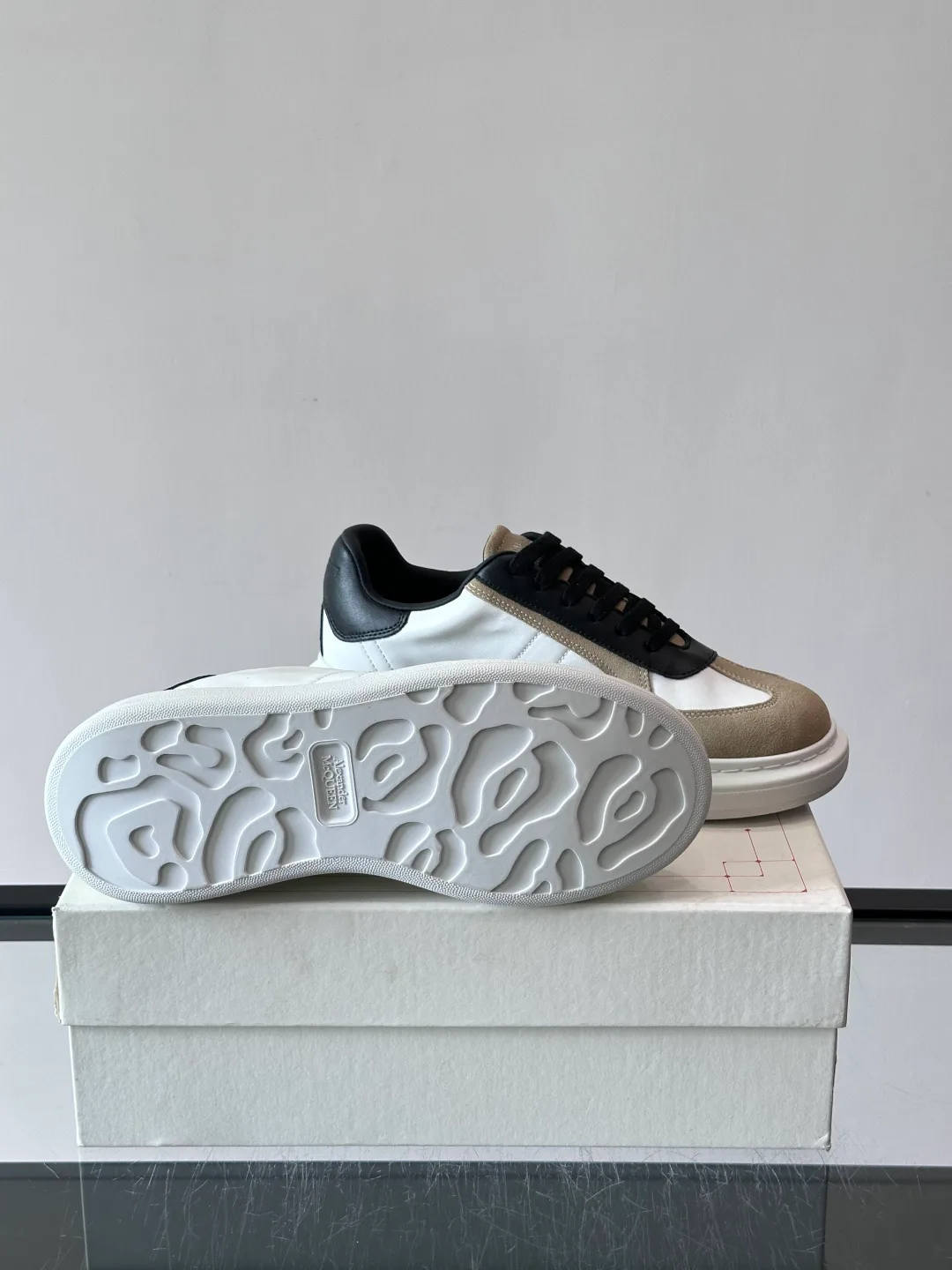 Кроссовки Женские Alexander Mcqueen 17200127