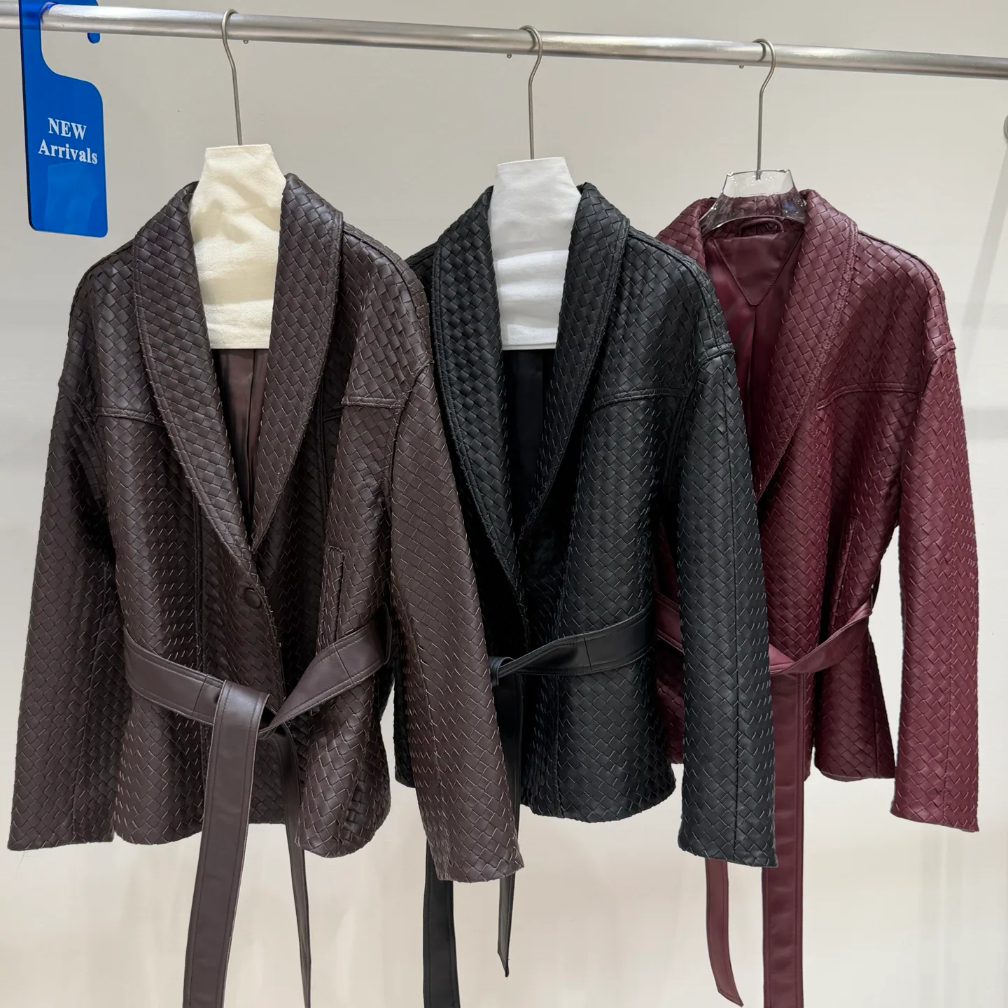 Кожаные Куртки И Дублёнки Женские Bottega Veneta 18601778