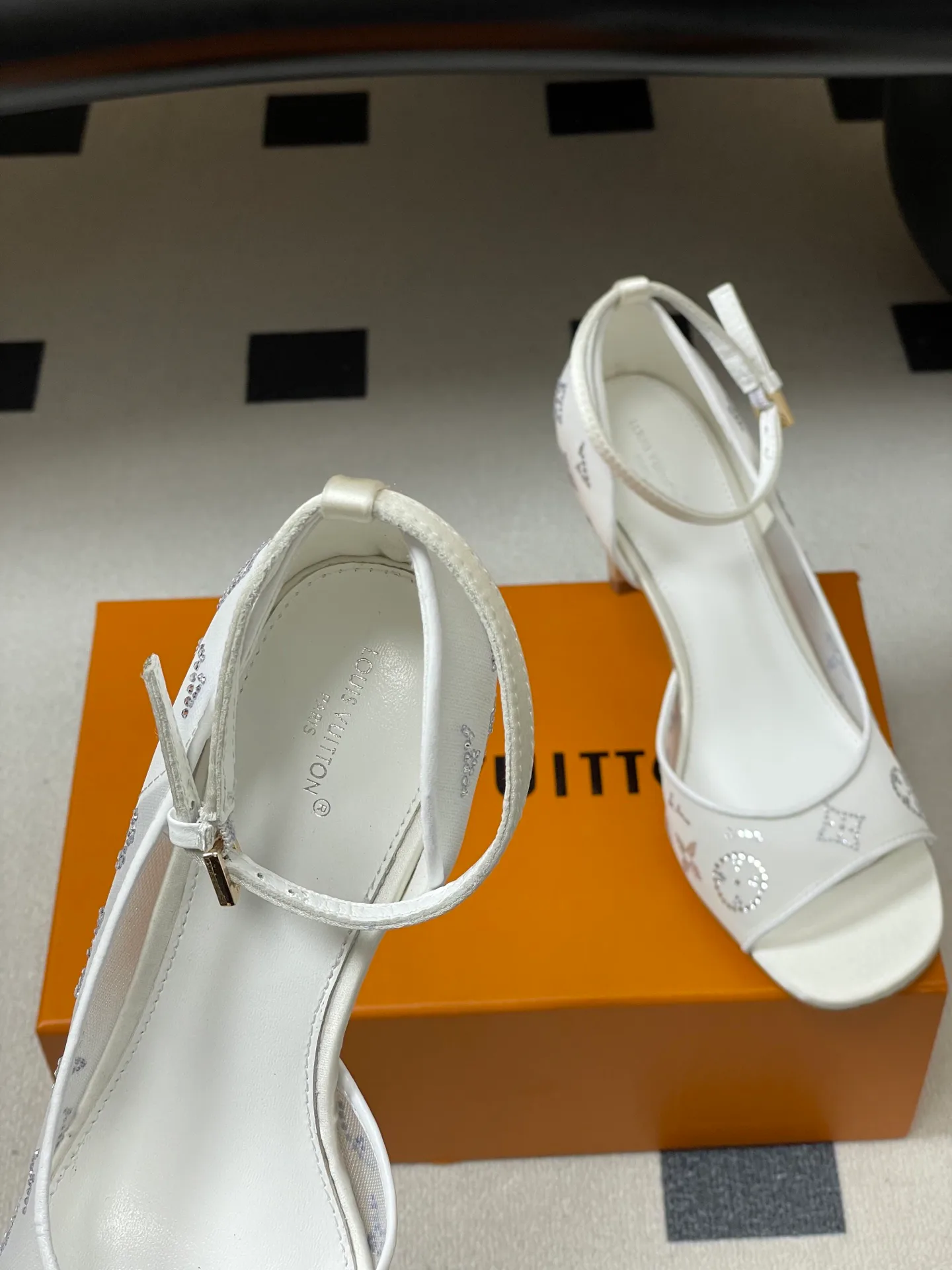 Босоножки Женские Louis Vuitton 11628683