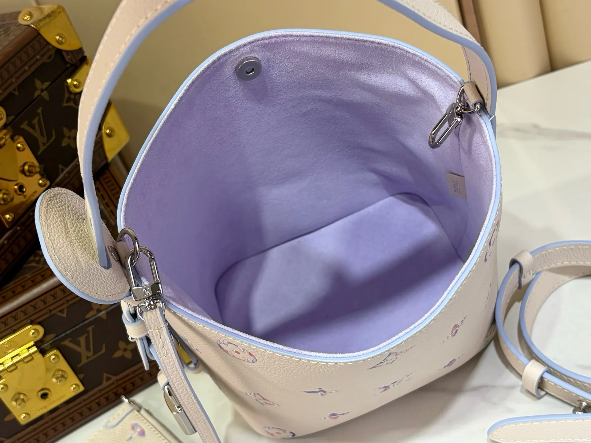 Классические Сумки Женские Louis Vuitton 17499362