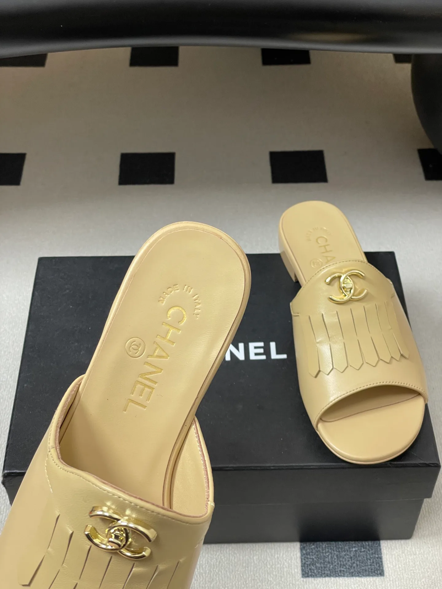 Босоножки Женские Chanel 10993932