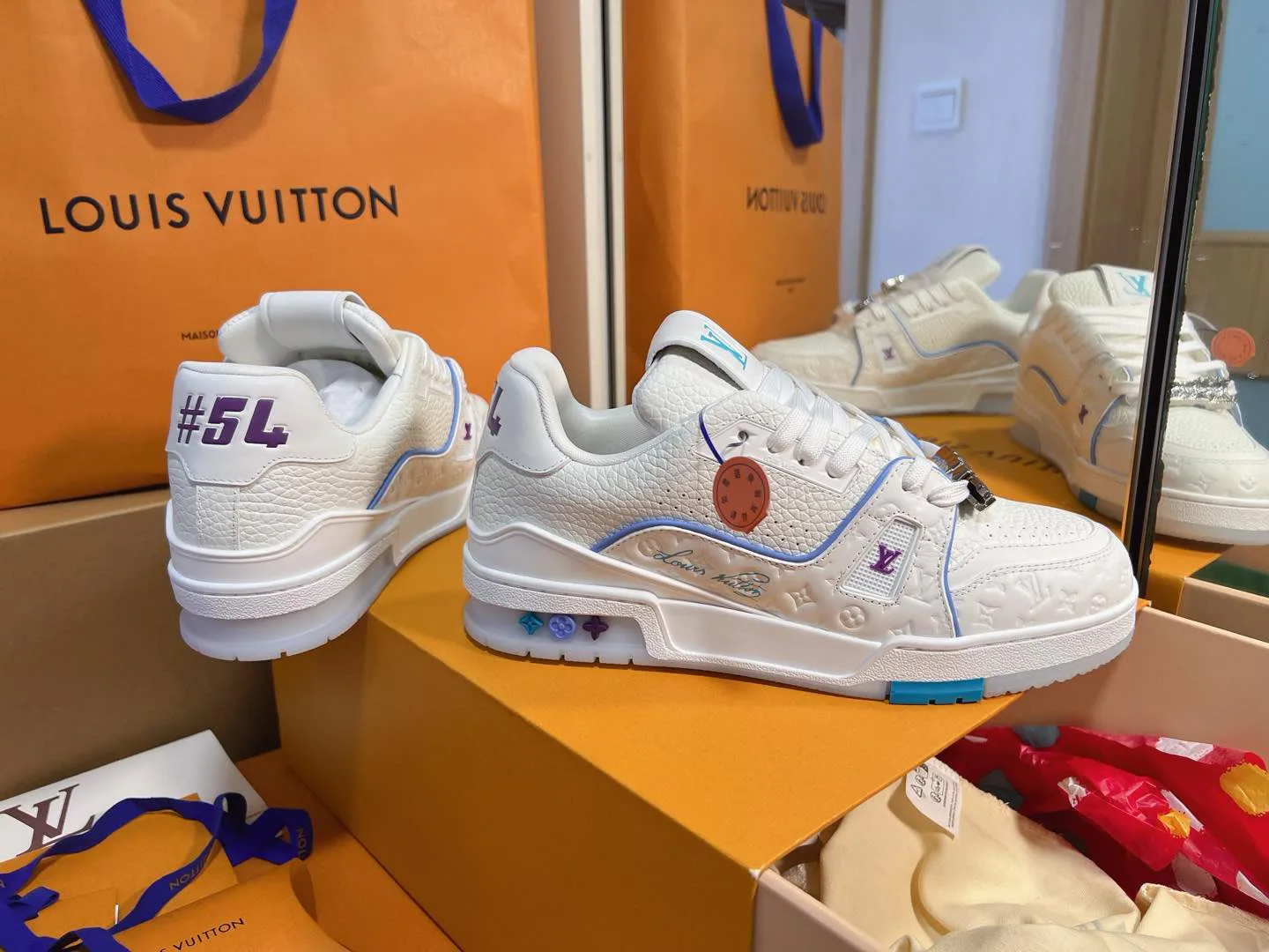 Кроссовки Женские Louis Vuitton 1880941