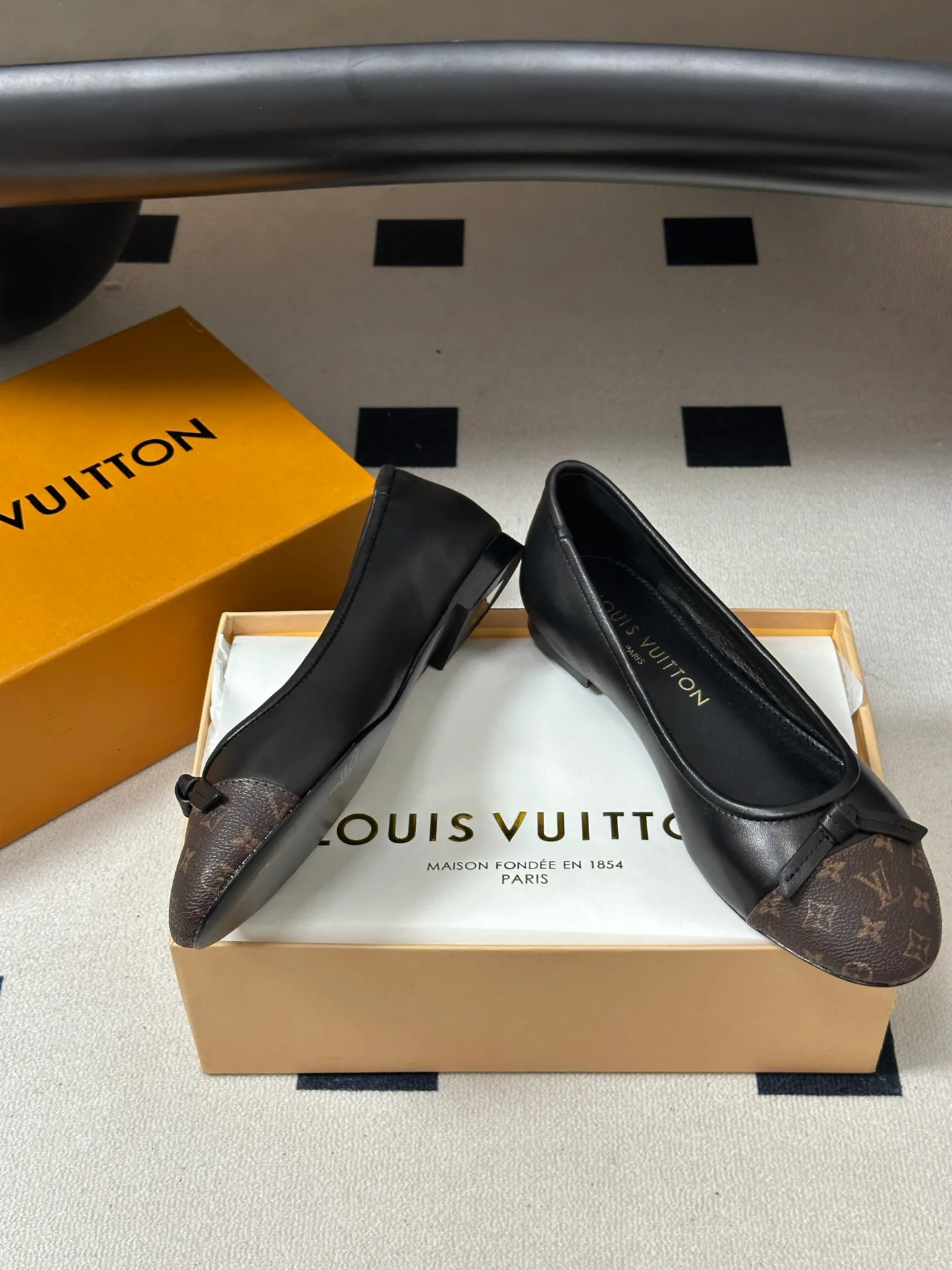 Балетки Женские Louis Vuitton 18049403