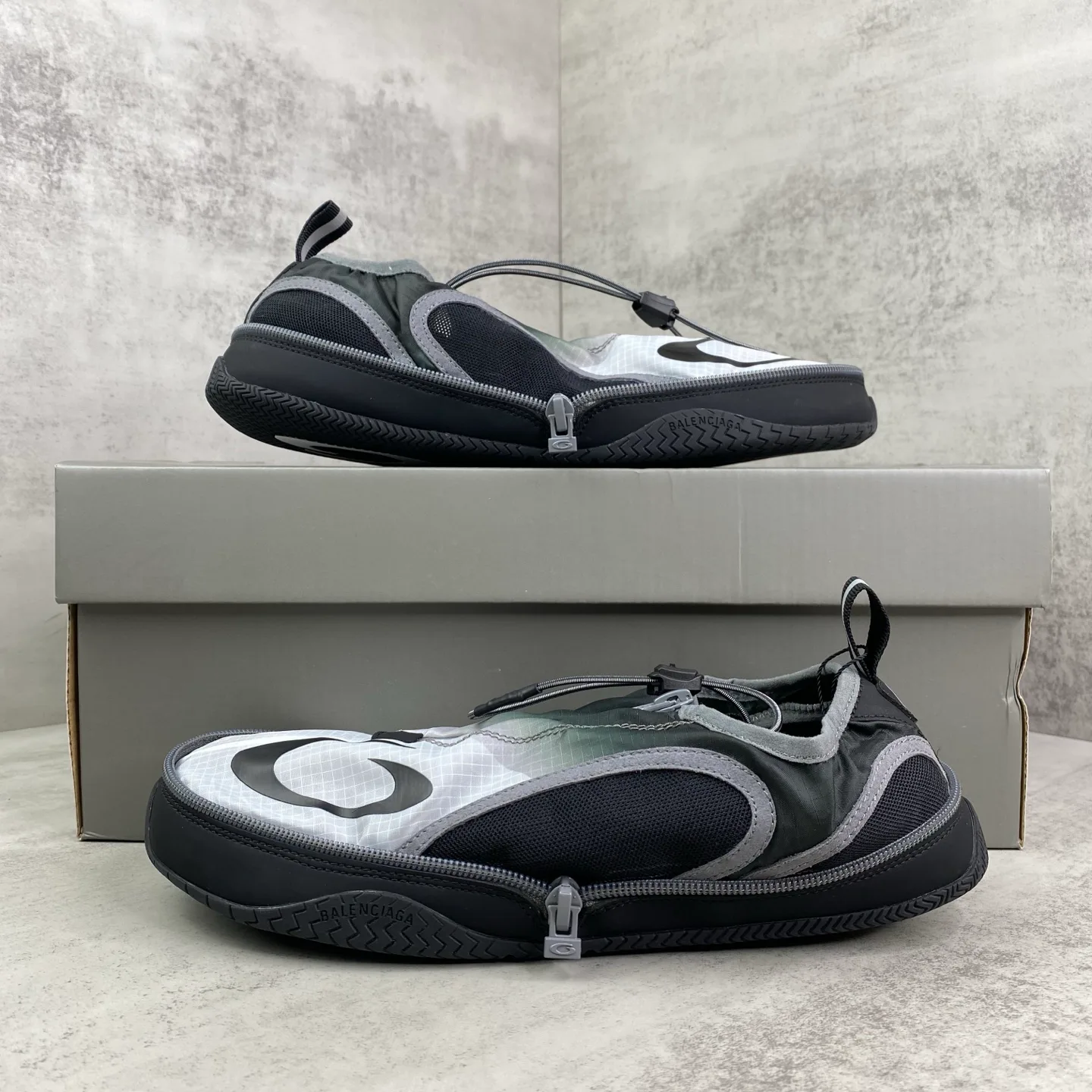 Кроссовки Мужские Balenciaga 18039596