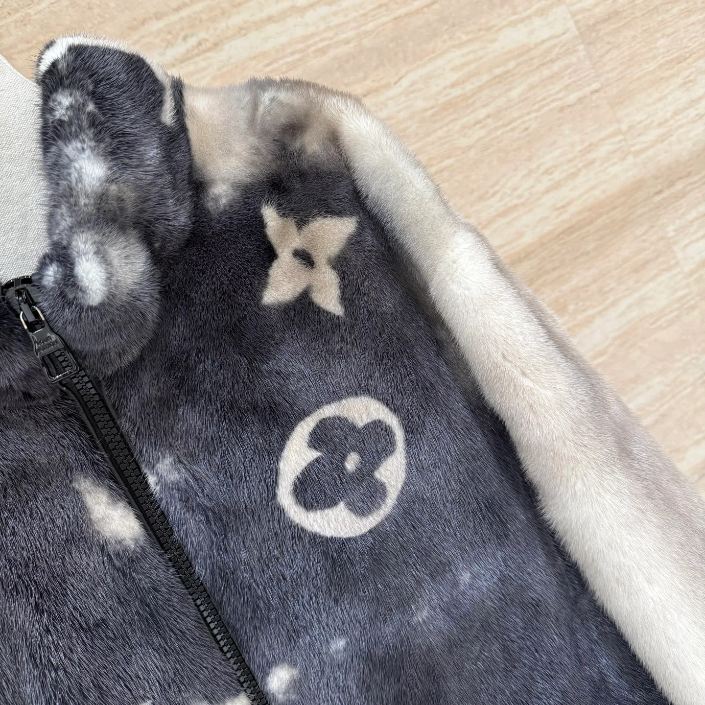 Шубы Женские Louis Vuitton 1061373