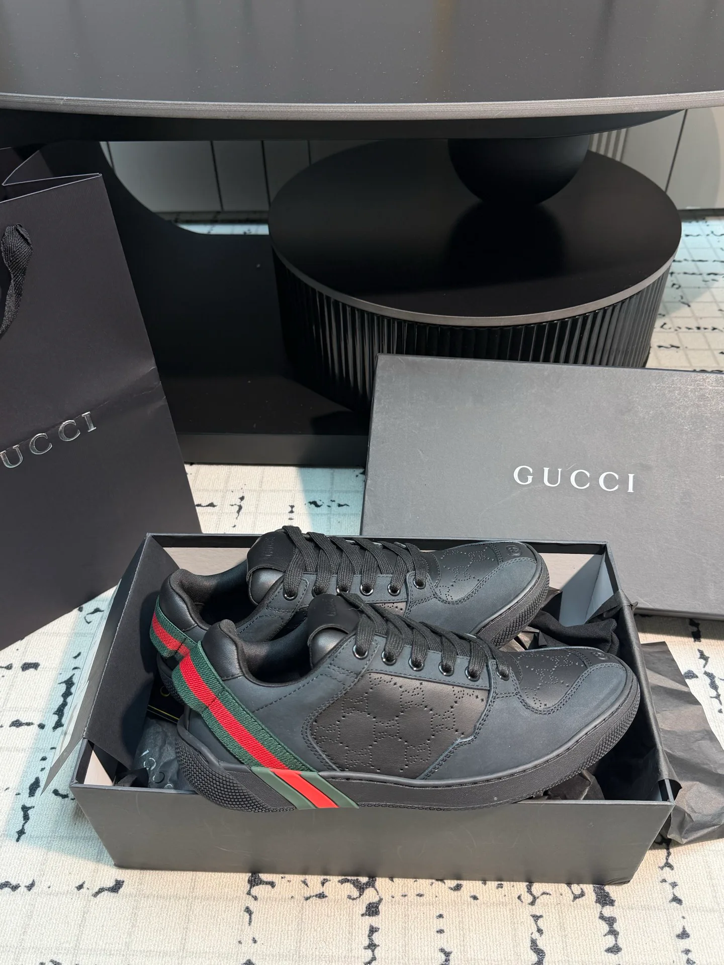 Кроссовки Женские Gucci 19411170