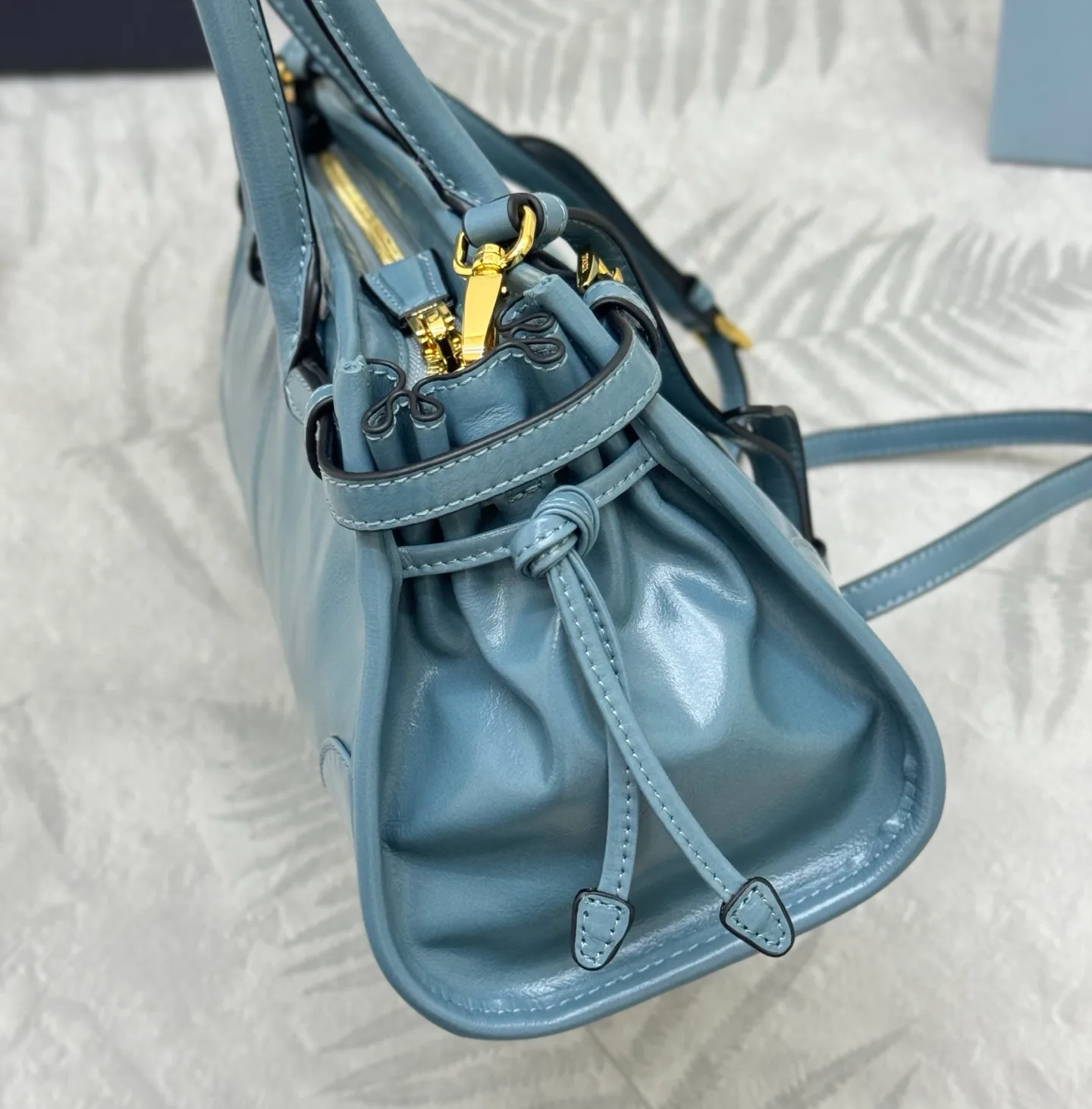 Классические Сумки Женские Prada 11462497