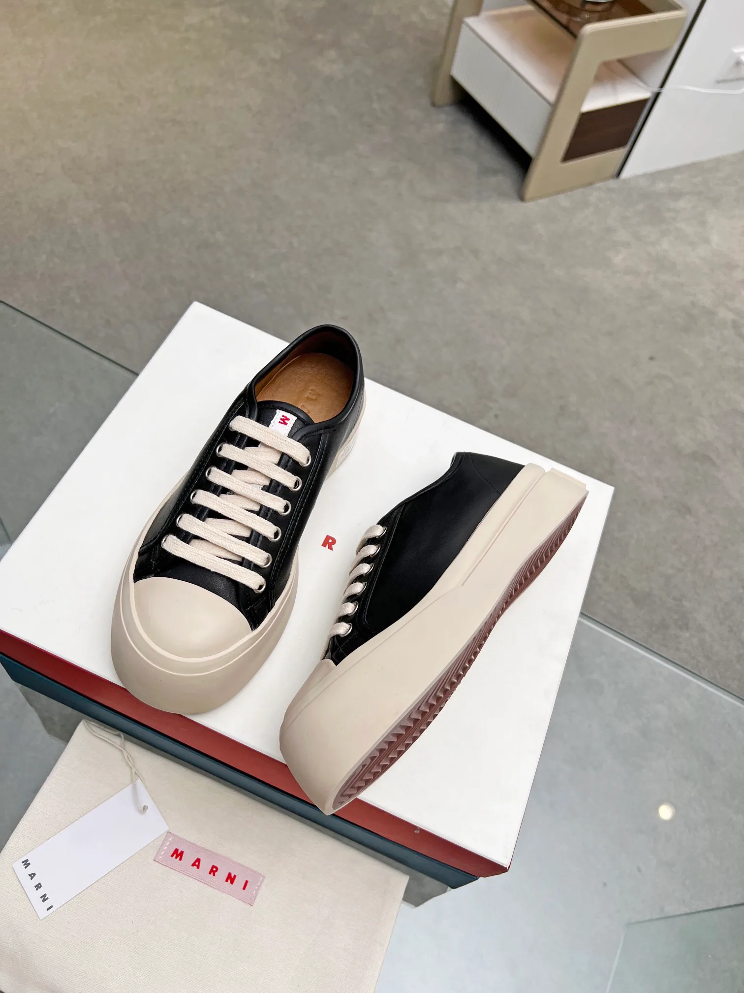 Кроссовки Женские Marni 18039749