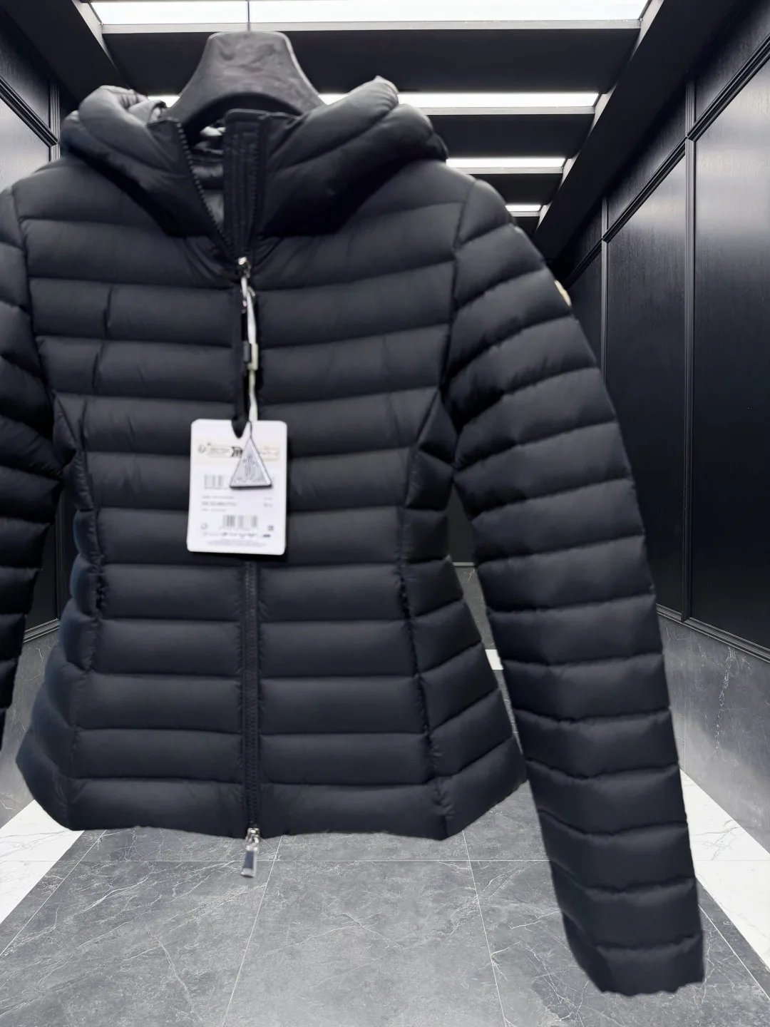 Куртки И Пуховики Женские Moncler 18129792