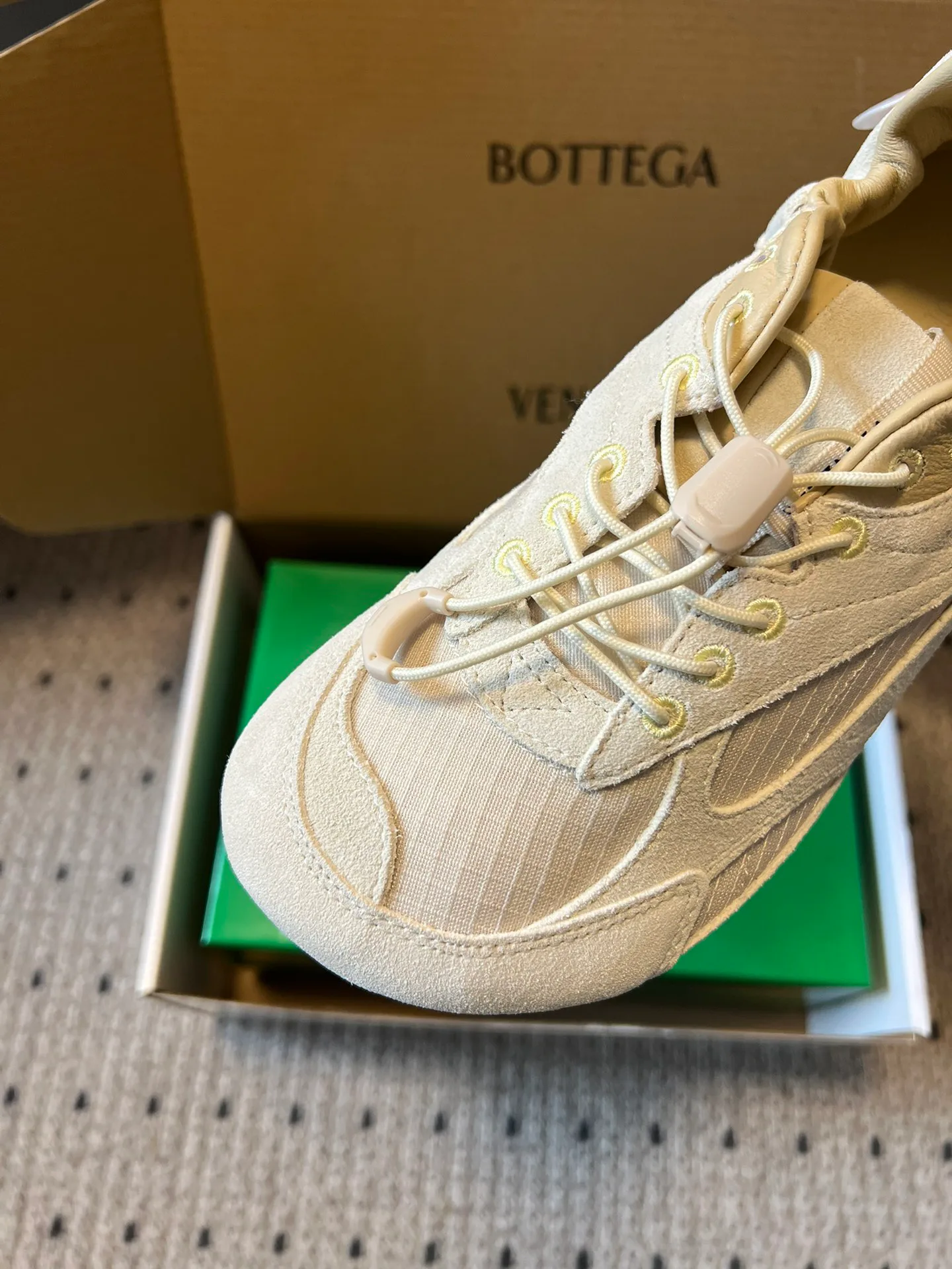 Кроссовки Женские Bottega Veneta 11677130