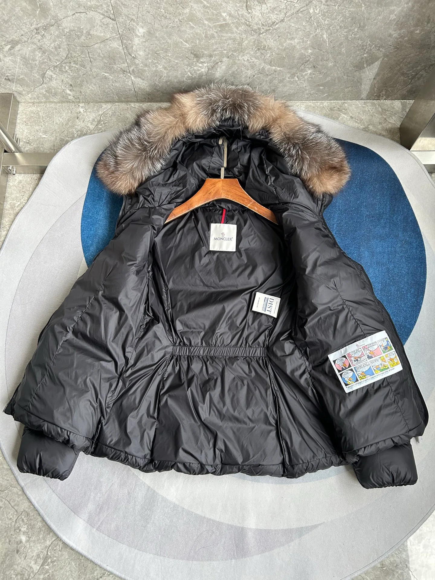 Куртки И Пуховики Женские Moncler 19462679