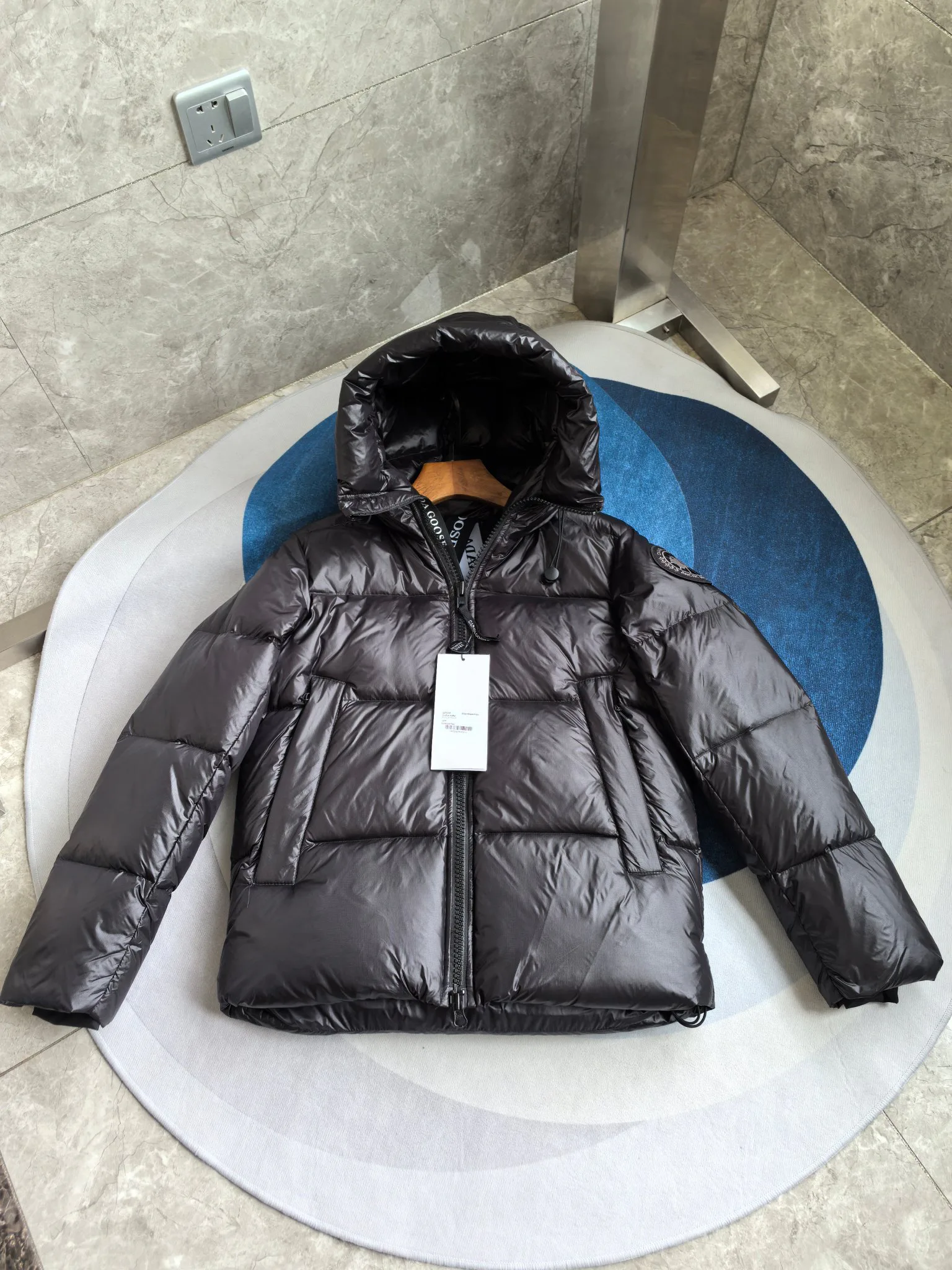 Куртки И Пуховики Женские Canada Goose 18927761