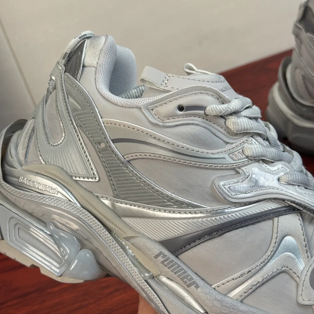 Кроссовки Женские Balenciaga 17722581