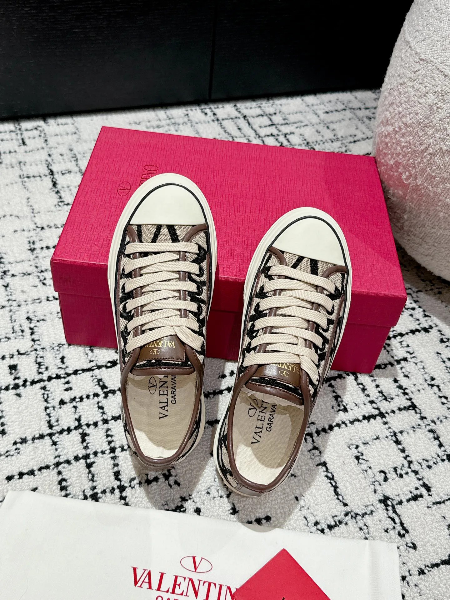 Кроссовки Женские Valentino 11621706