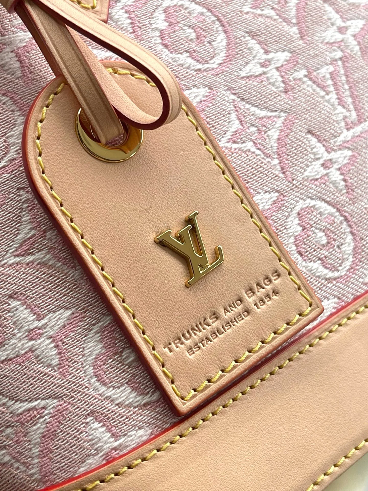 Классические Сумки Женские Louis Vuitton 18170463