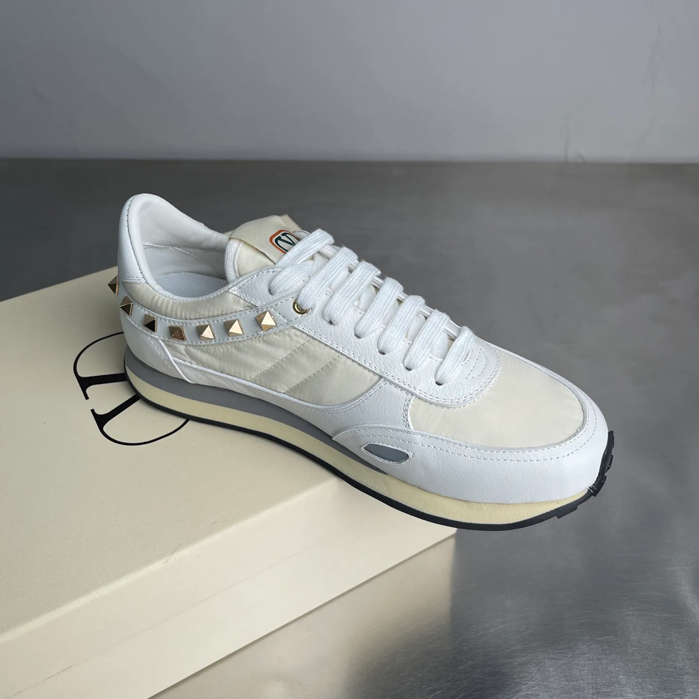 Кроссовки Женские Valentino 18038999