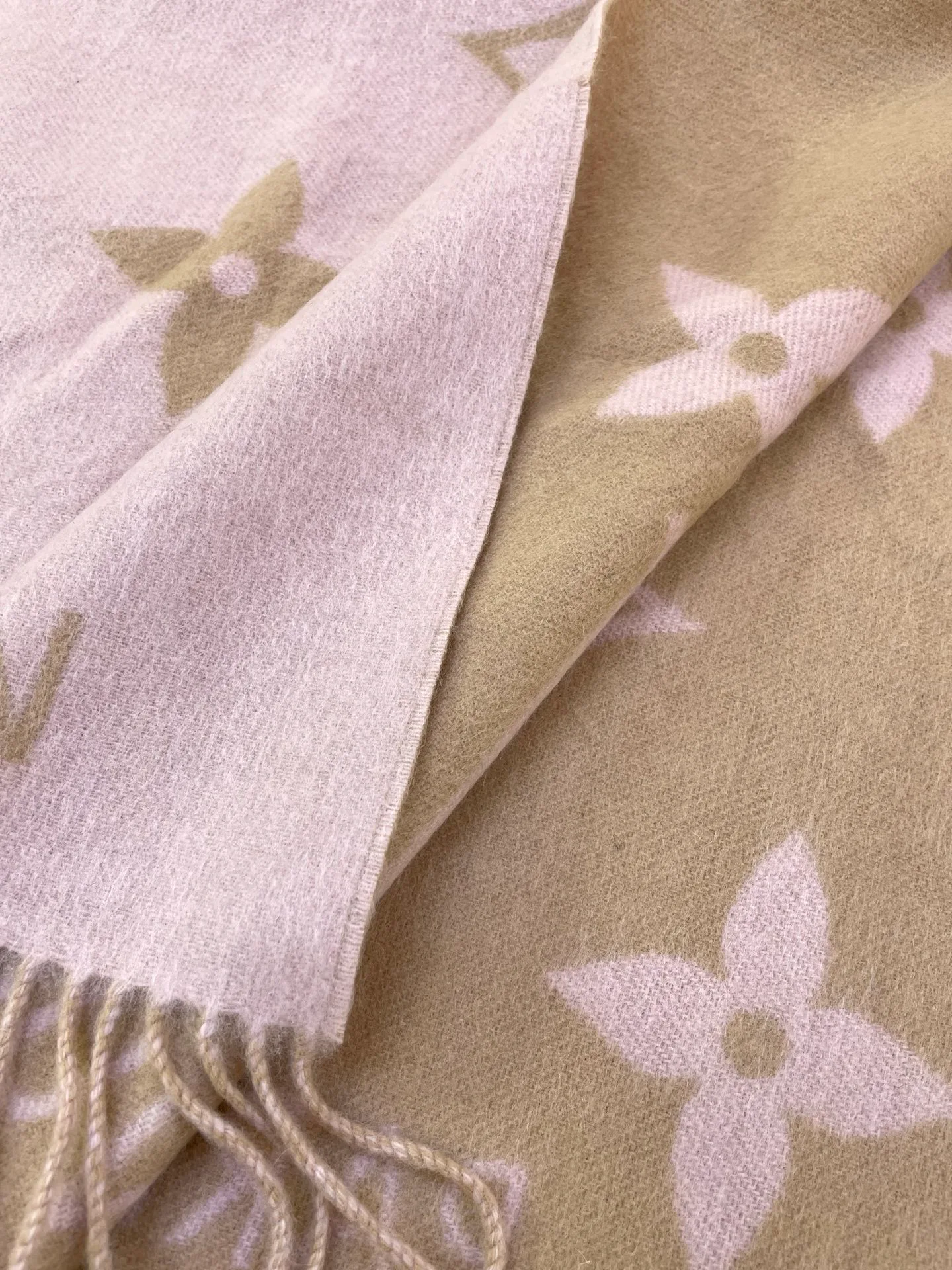 Шарфы Louis Vuitton 266404