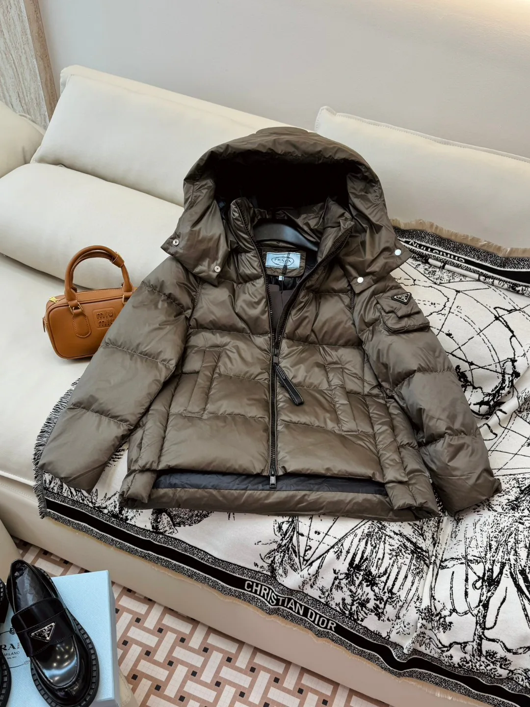 Куртки И Пуховики Женские Prada 17910126