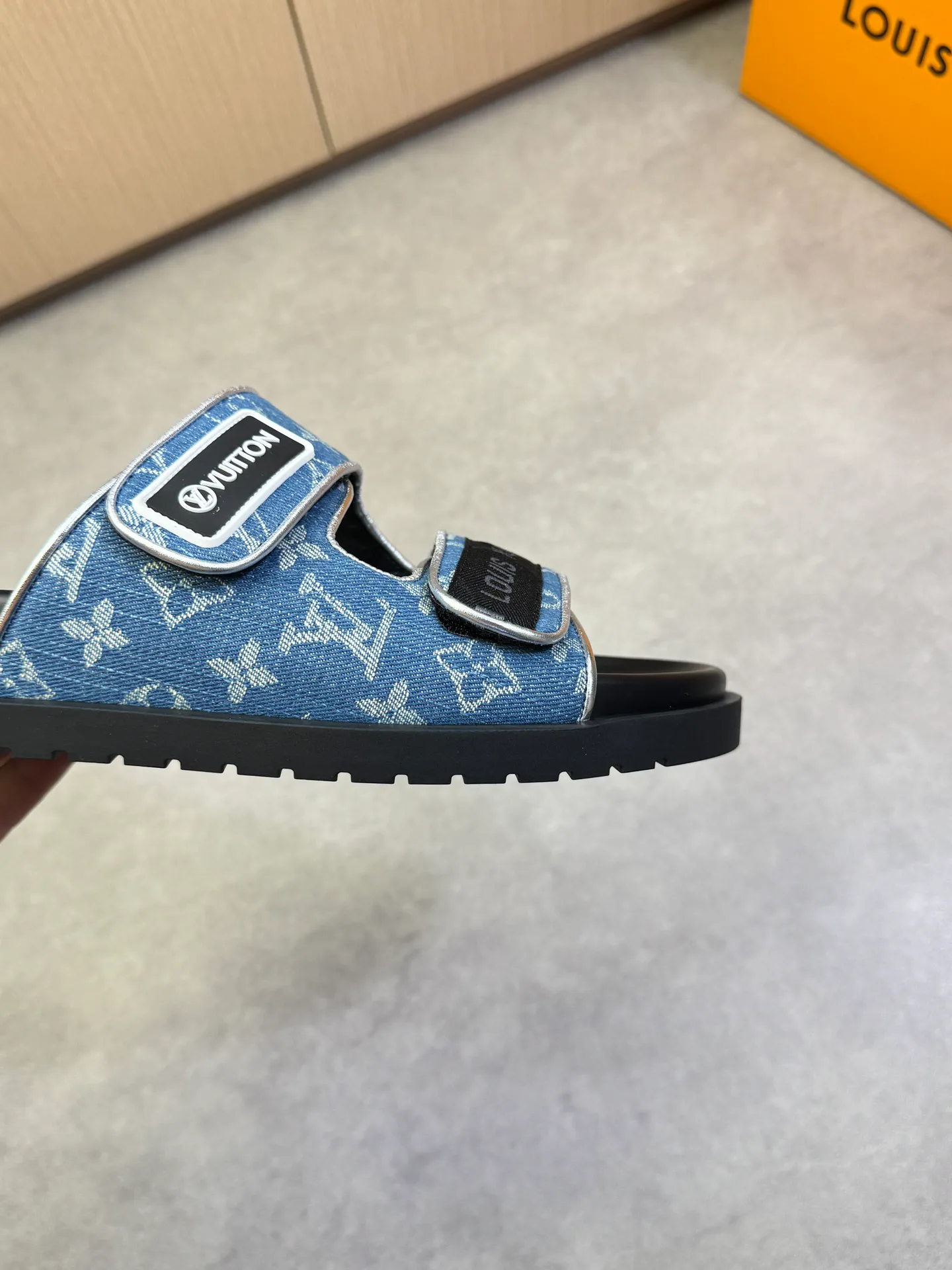 Шлепанцы Мужские Louis Vuitton 74048