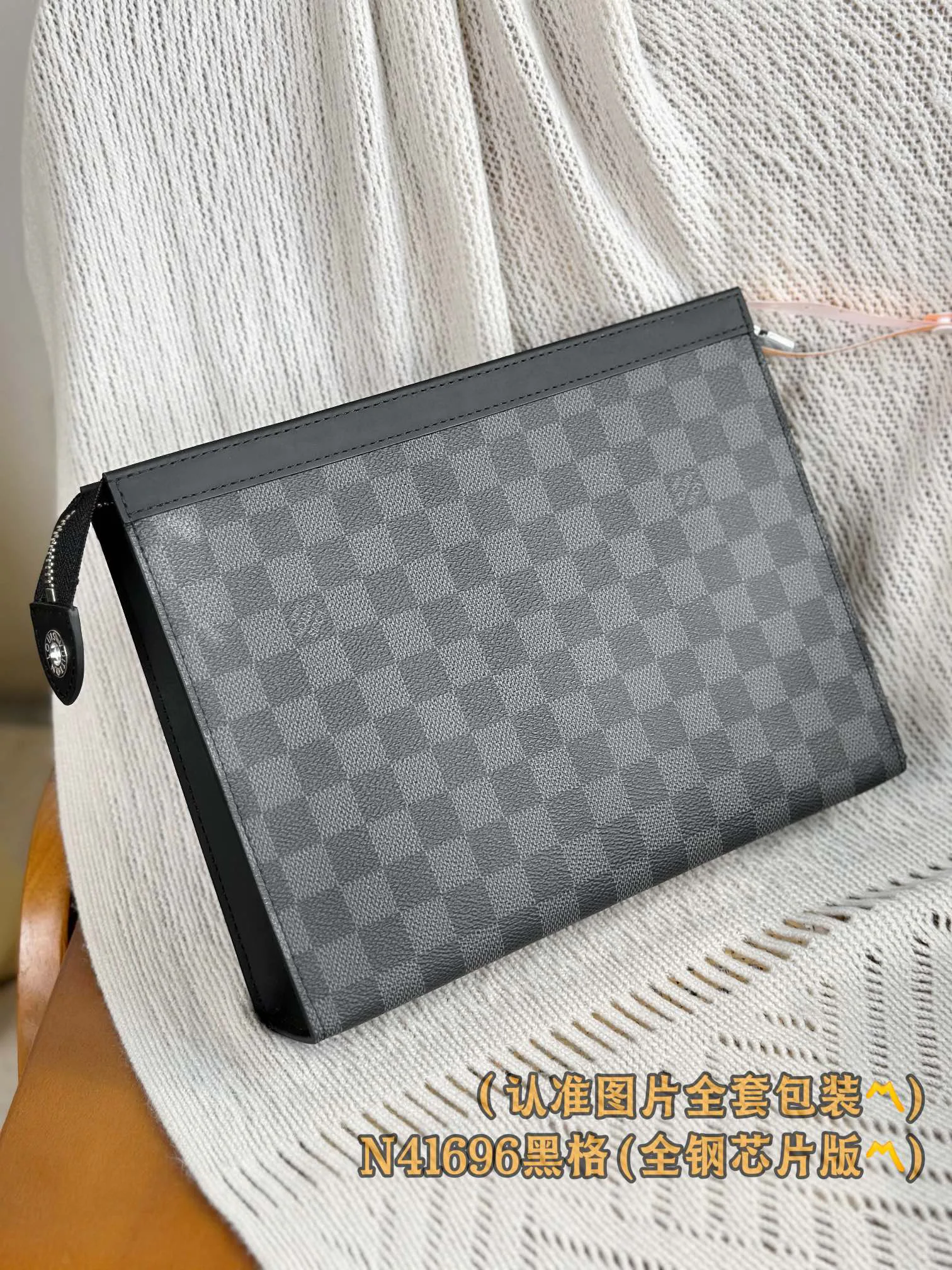 Клатчи Женские Louis Vuitton 18148141