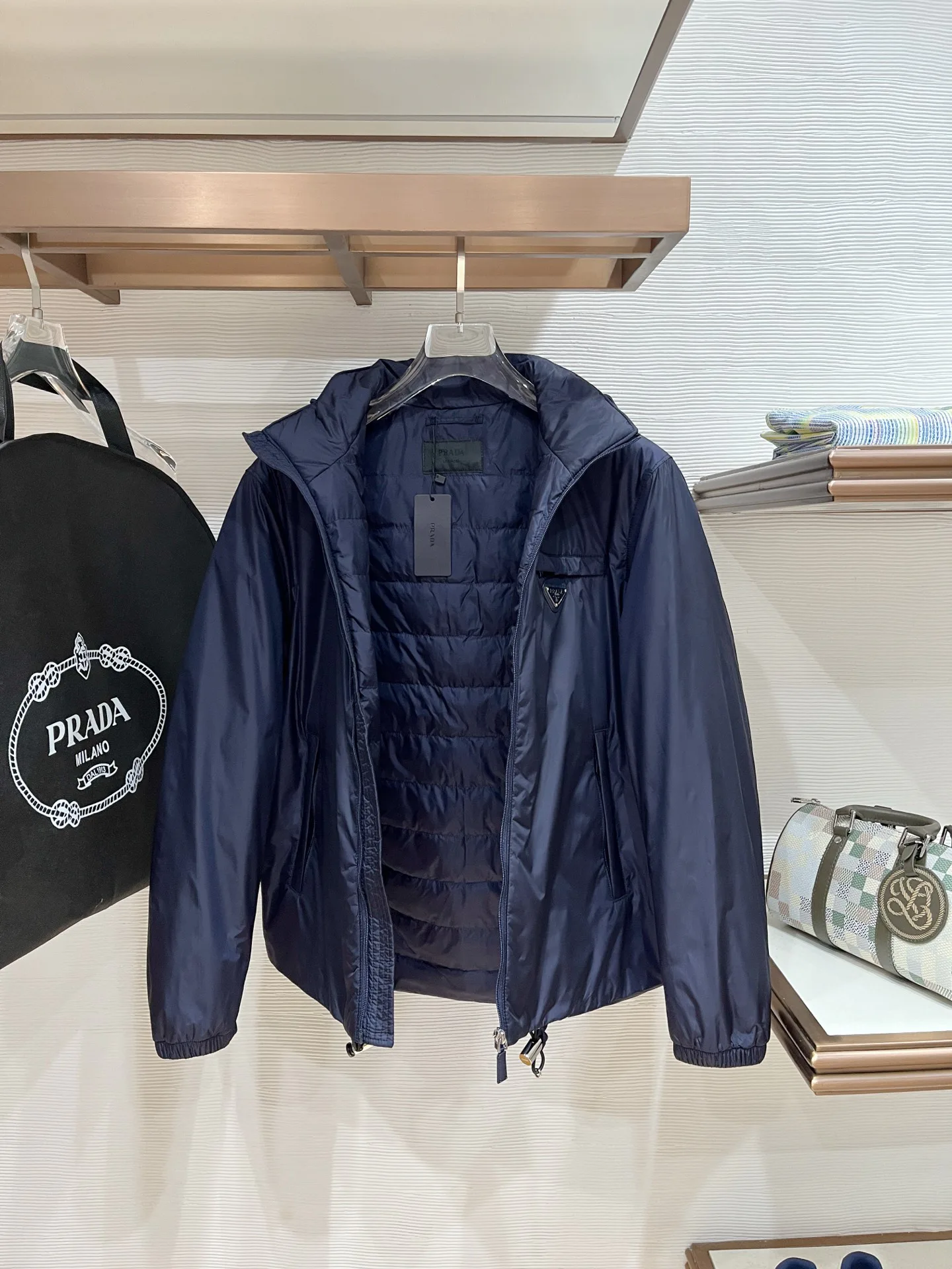 Куртки И Пуховики Женские Prada 18537444