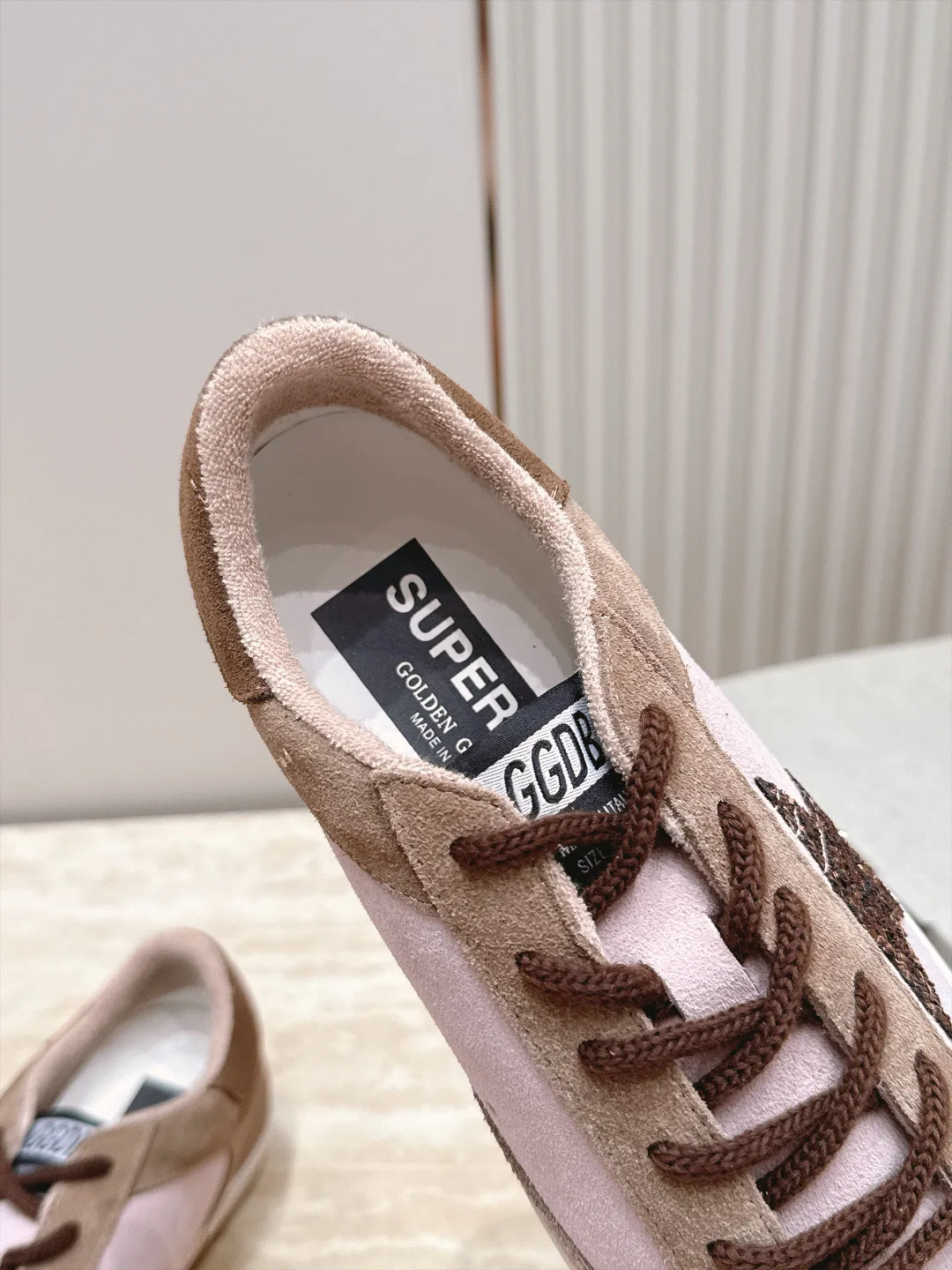 Кроссовки Женские Golden Goose 17963442