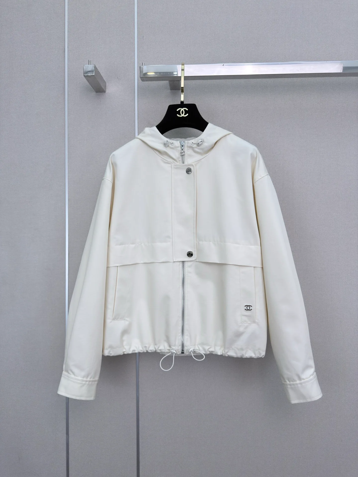 Куртки И Пуховики Женские Chanel 18599092