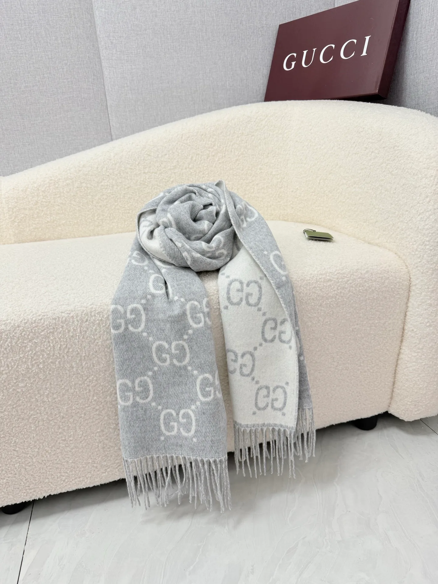 Шарфы Gucci 18275015