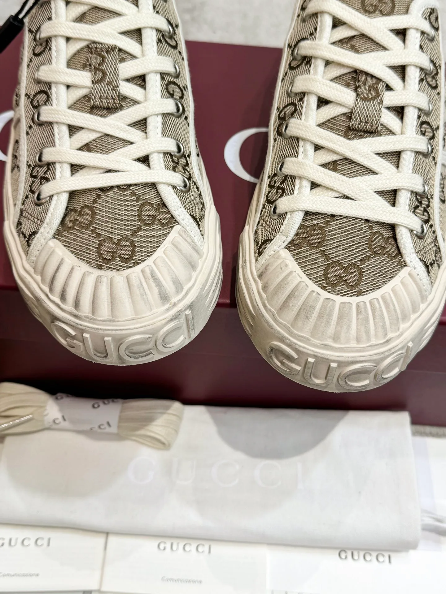Кроссовки Женские Gucci 18139046
