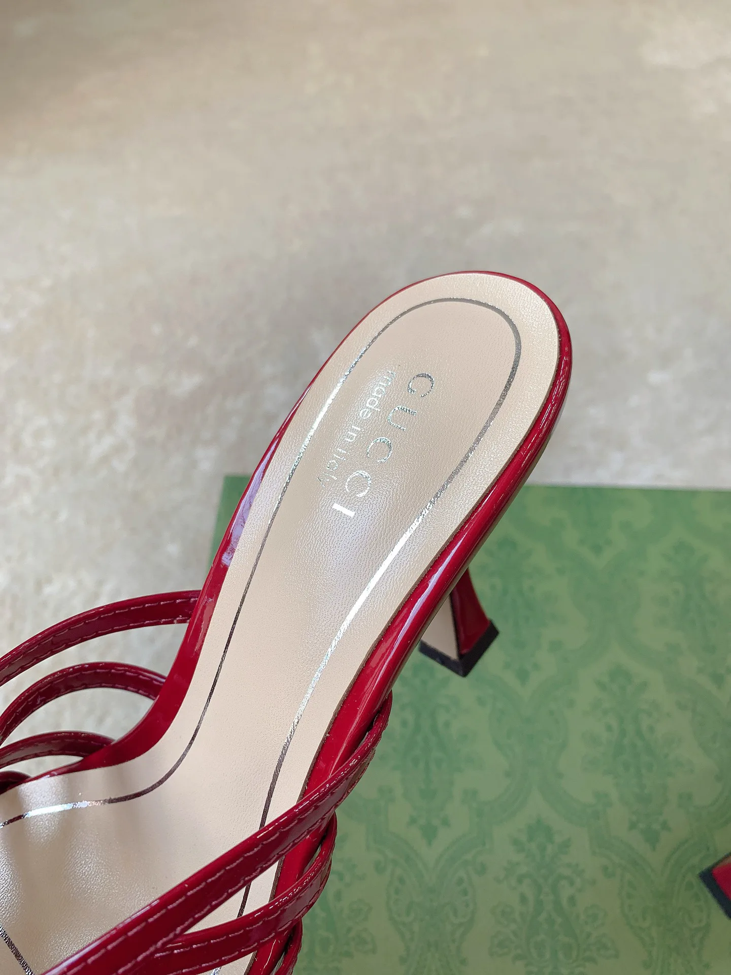 Босоножки Женские Gucci 819775