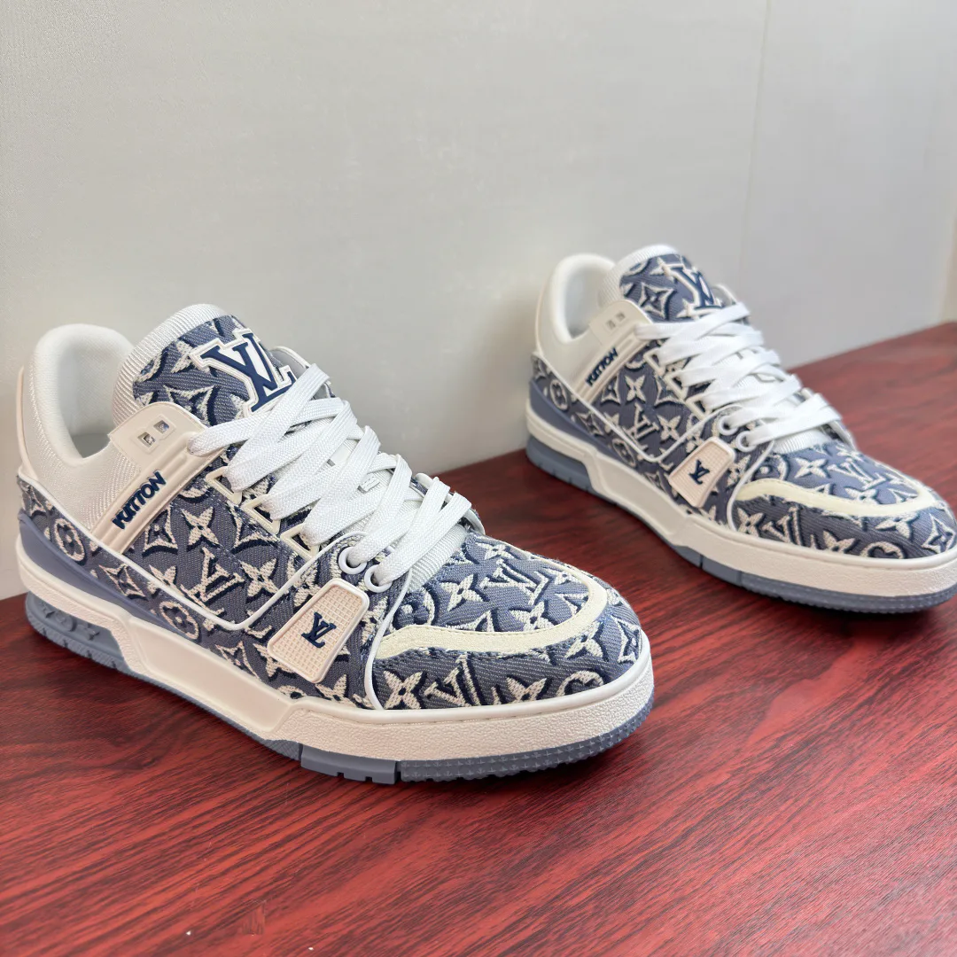 Кроссовки Мужские Louis Vuitton 18580861