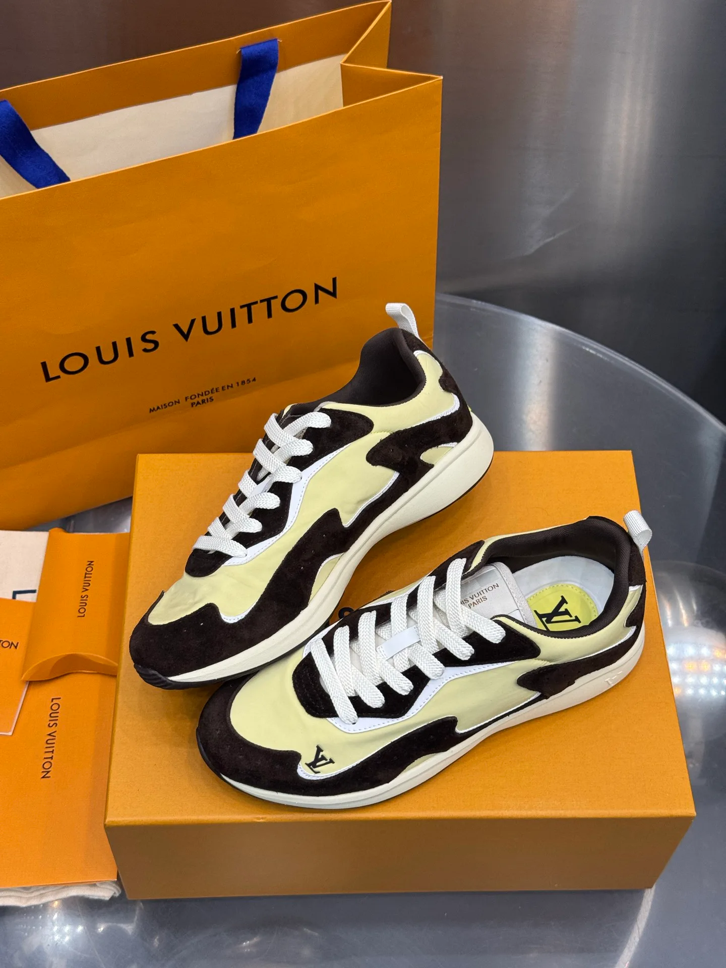 Кроссовки Мужские Louis Vuitton 18202636
