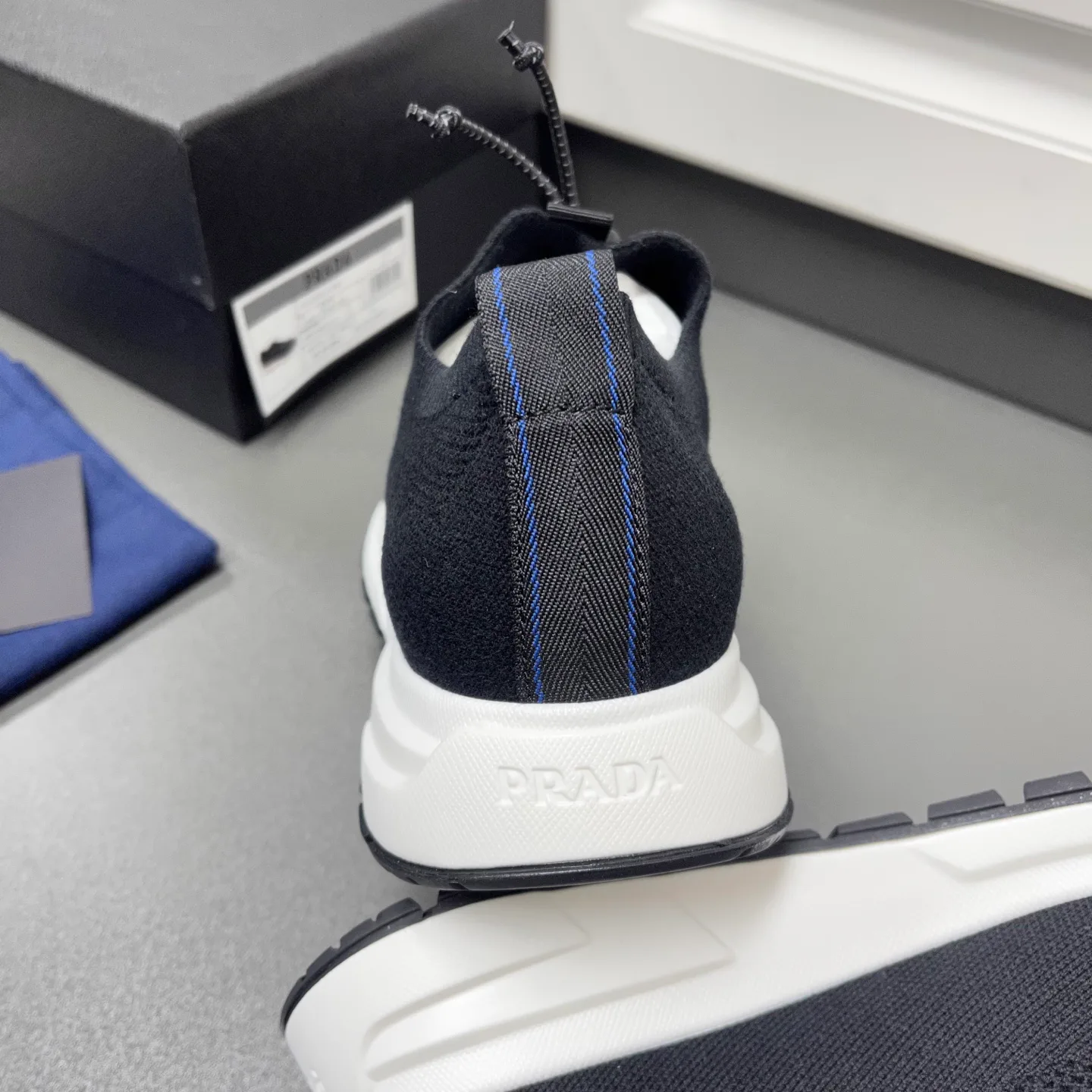 Кроссовки Мужские Prada 24210