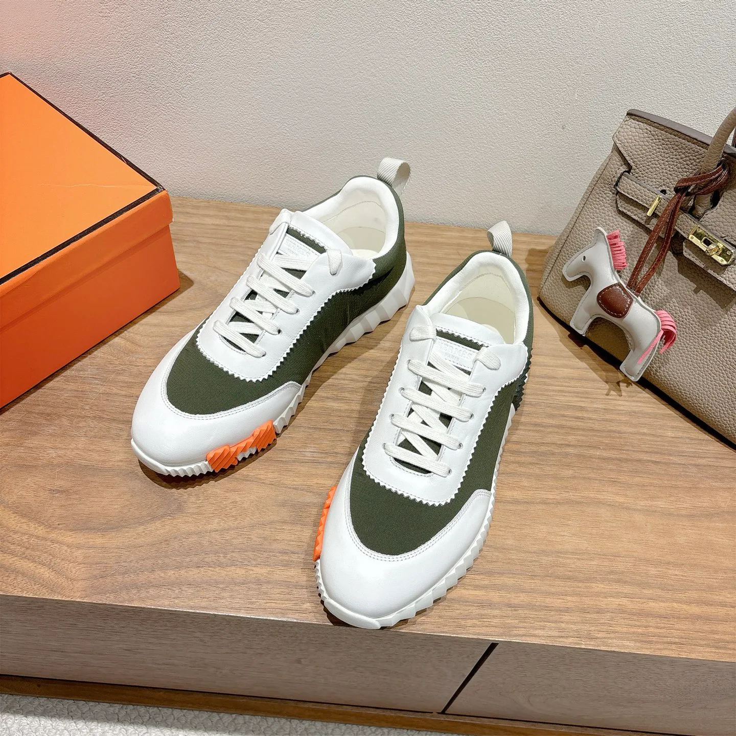 Кроссовки Женские Hermes 9915130