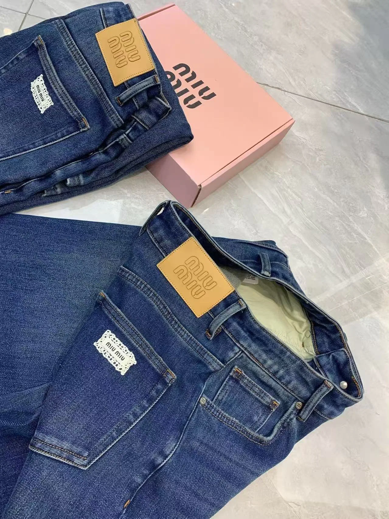 Джинсы Женские Miu Miu 19313503