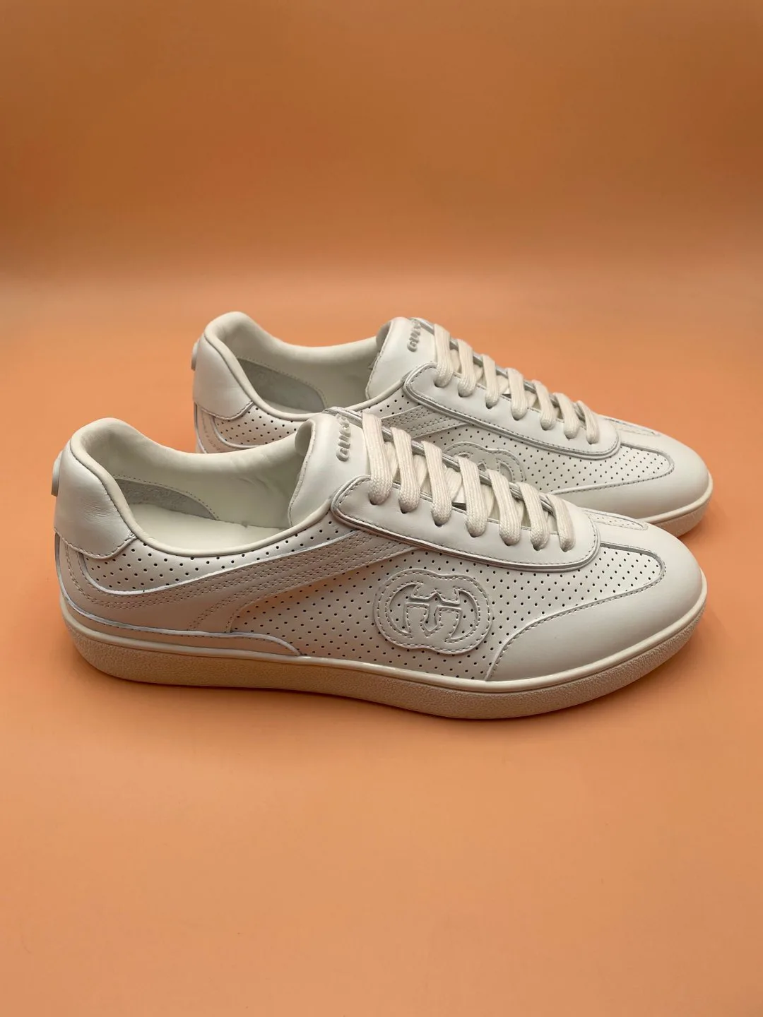 Кроссовки Женские Gucci 17620516