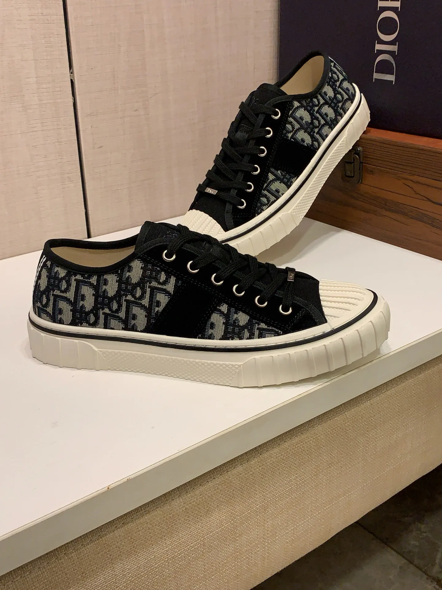 Кроссовки Мужские Christian Dior 18247723