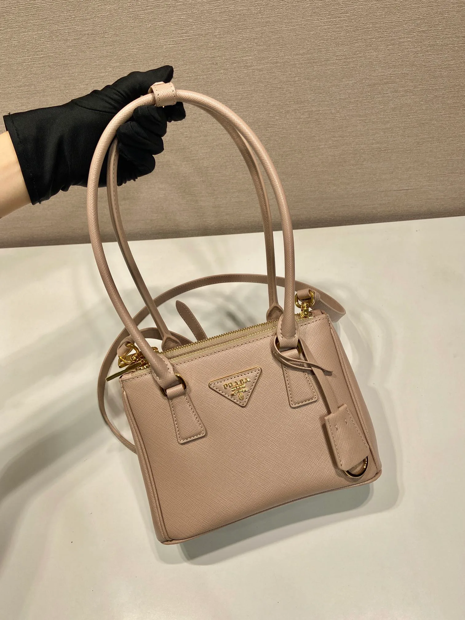 Классические Сумки Женские Prada 11336049