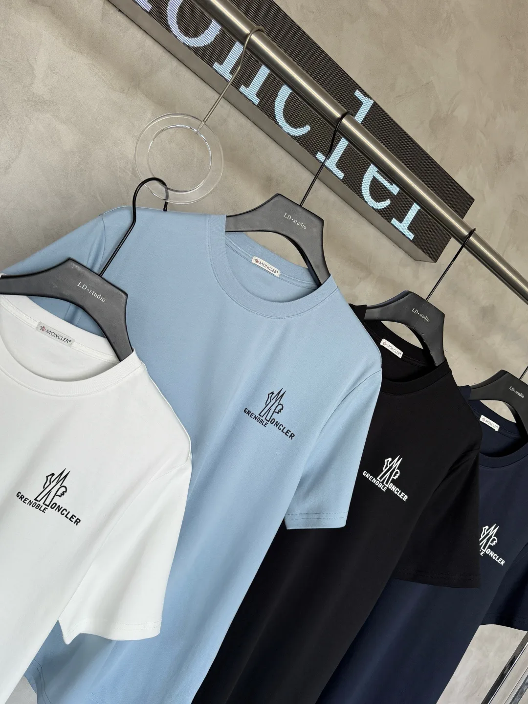 Футболки Мужские Moncler 1880175