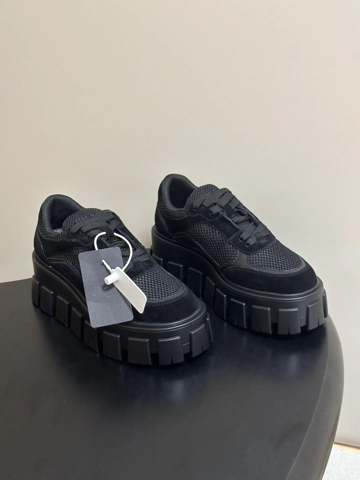 Кроссовки Женские Prada 18049583