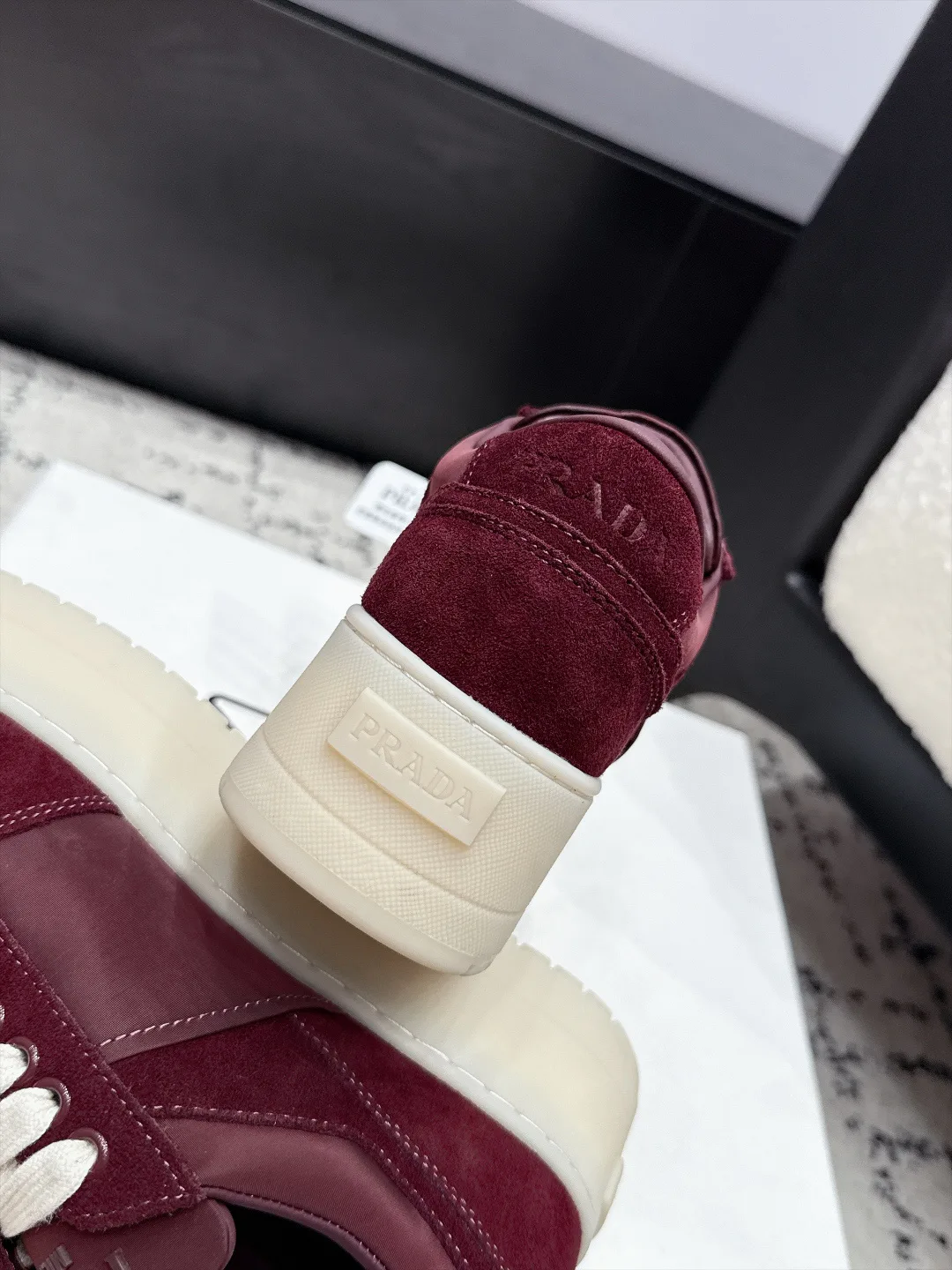 Кроссовки Женские Prada 17978257