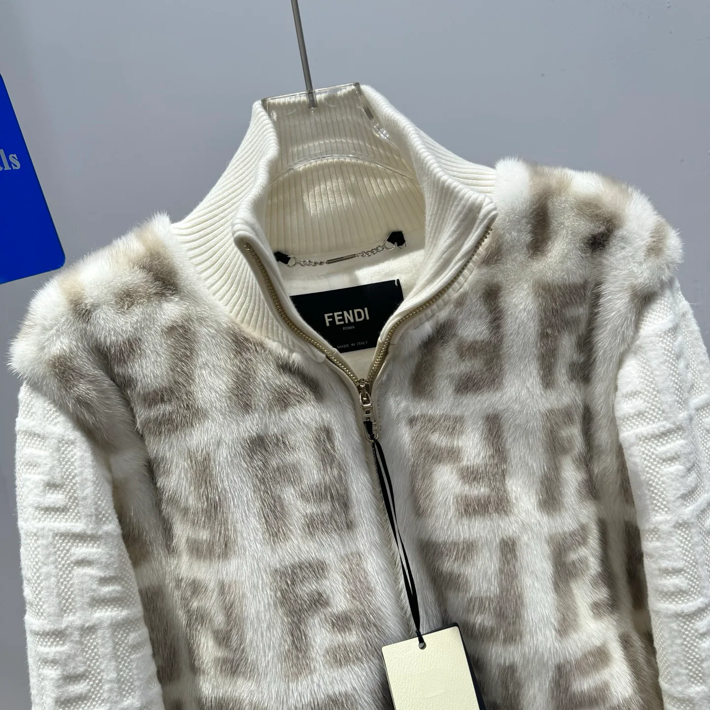 Куртки И Пуховики Женские Fendi 450473