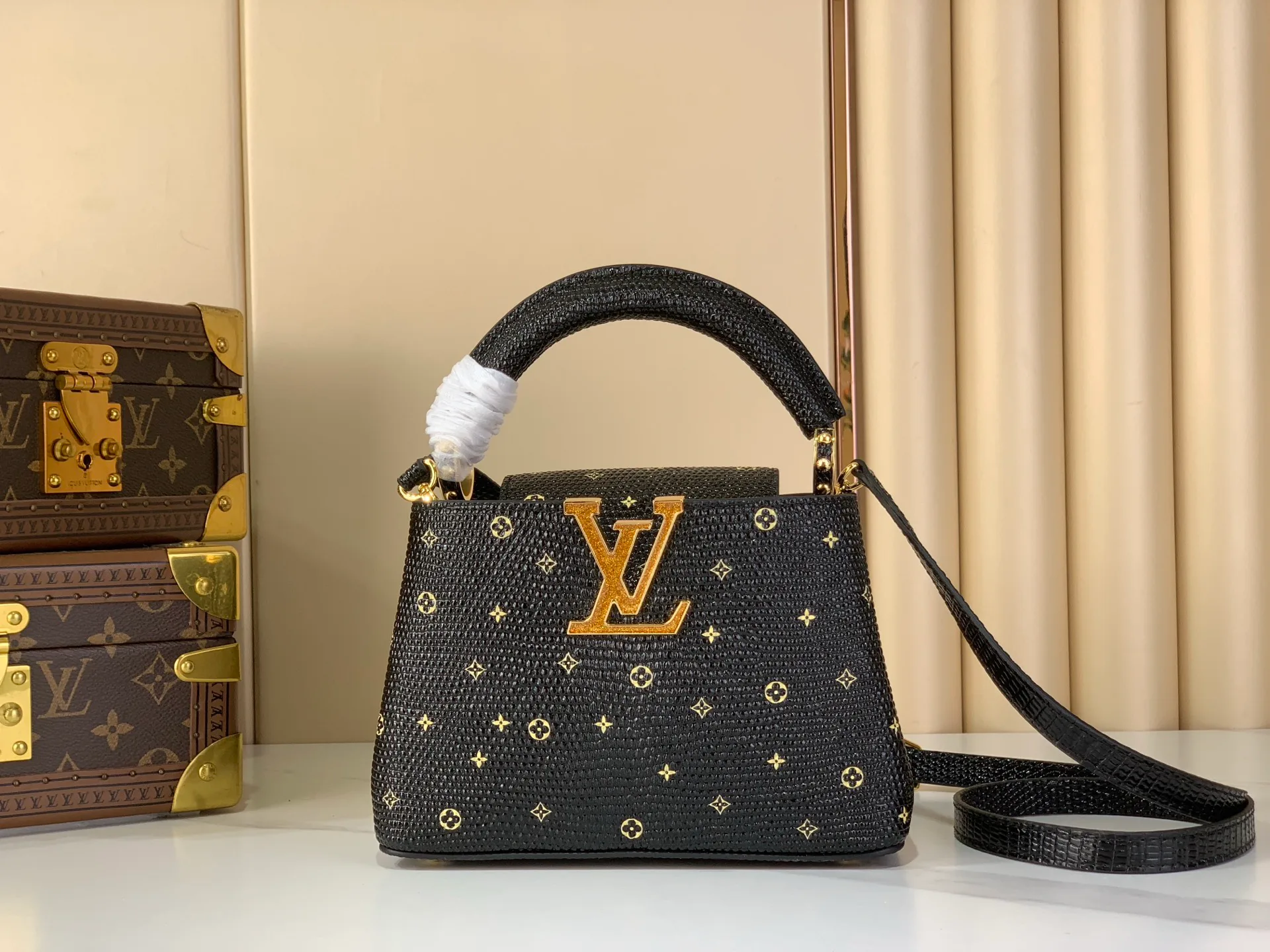 Клатчи Женские Louis Vuitton 11509354