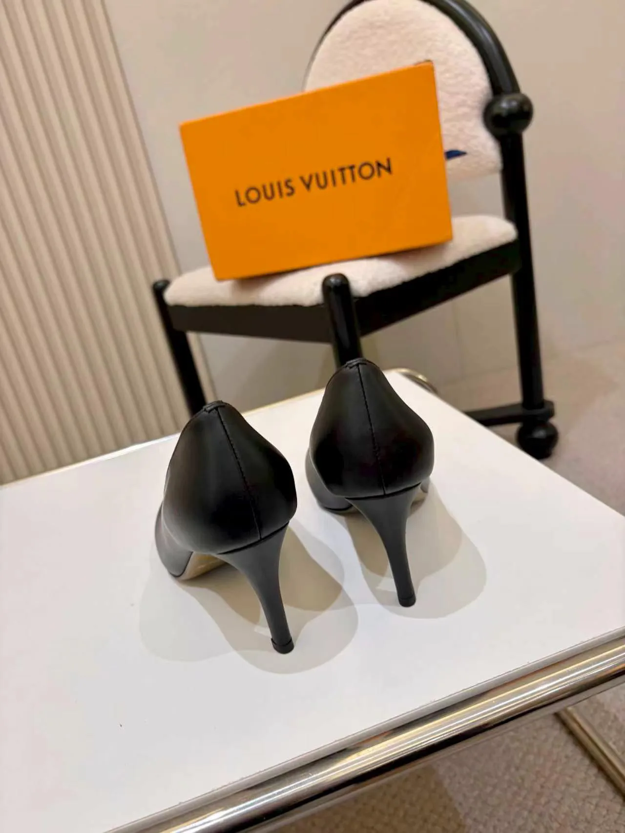Туфли Женские Louis Vuitton 19763826
