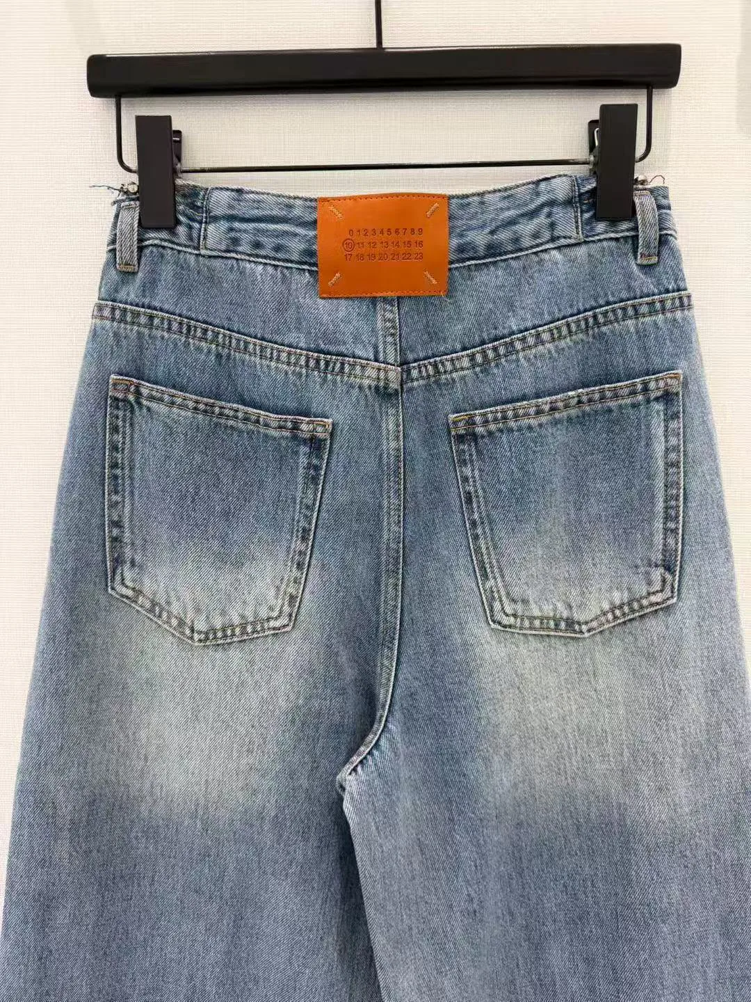 Джинсы Женские Maison Margiela 10643425