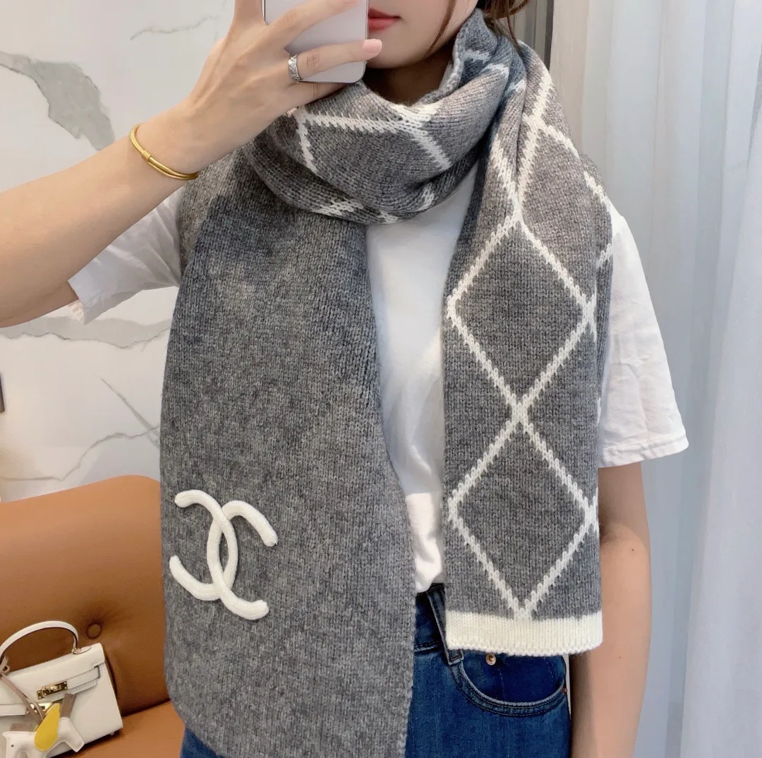 Шарфы Chanel 18105433