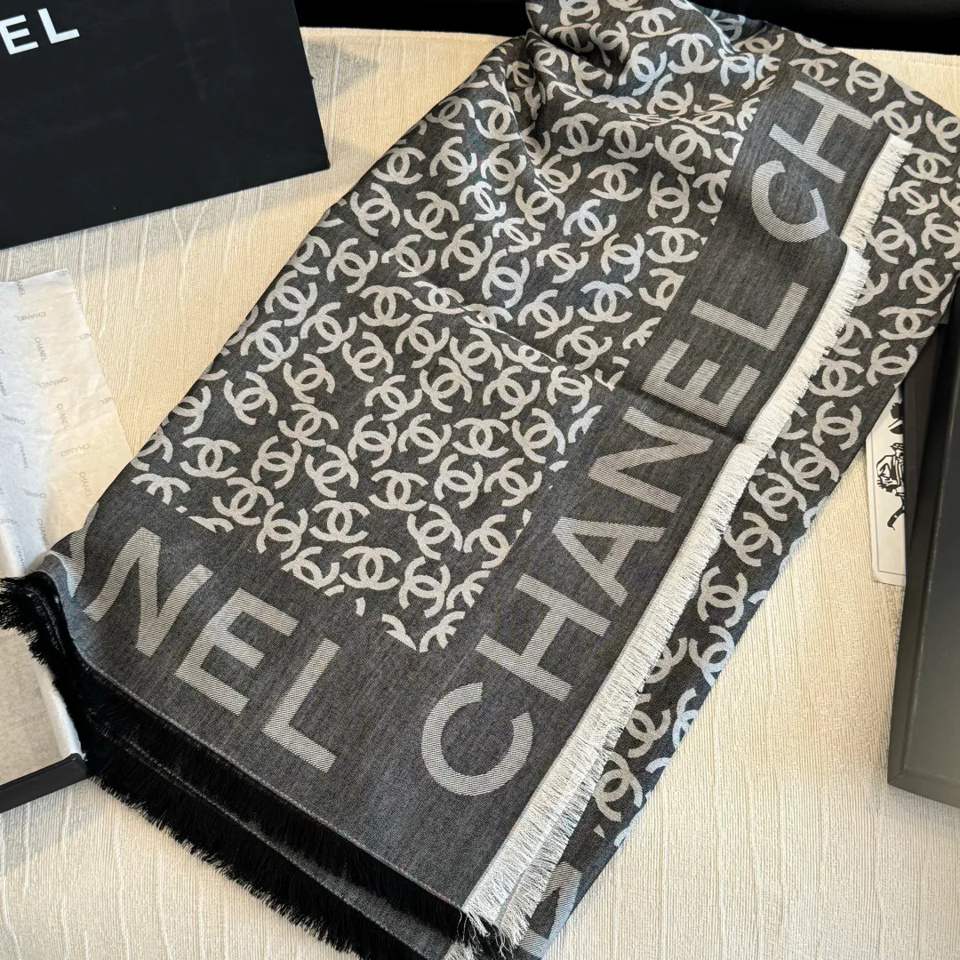 Шарфы Chanel 18449894