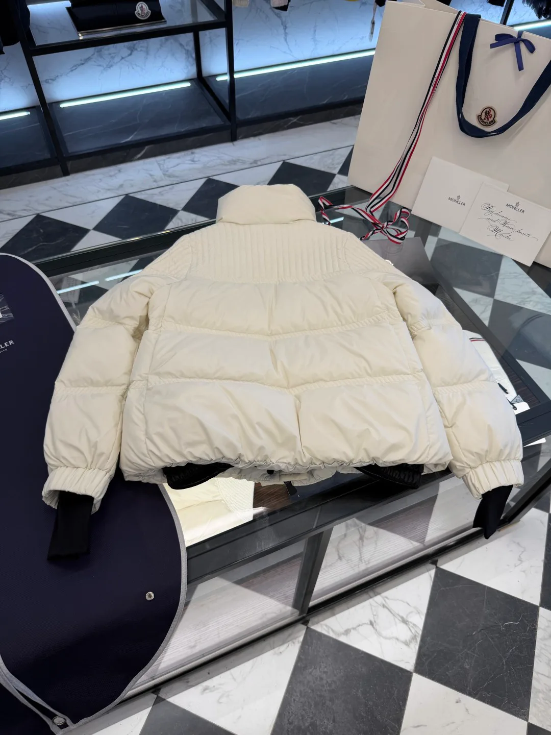 Куртки И Пуховики Женские Moncler 19245329