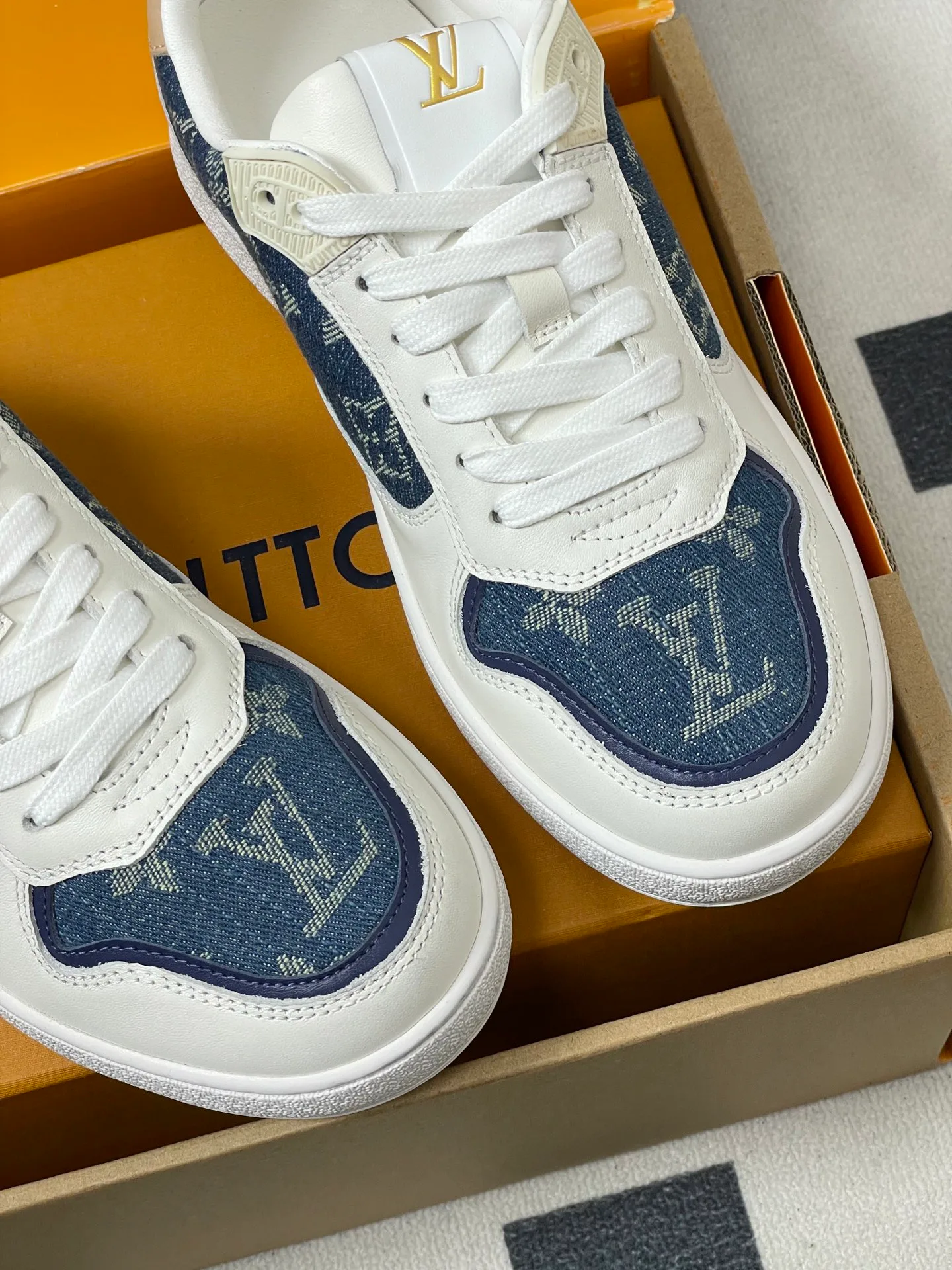 Кроссовки Женские Louis Vuitton 1706460