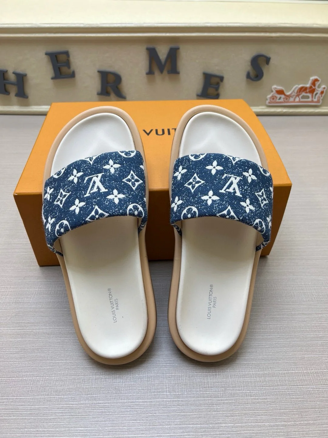 Шлепанцы Женские Louis Vuitton 9801511